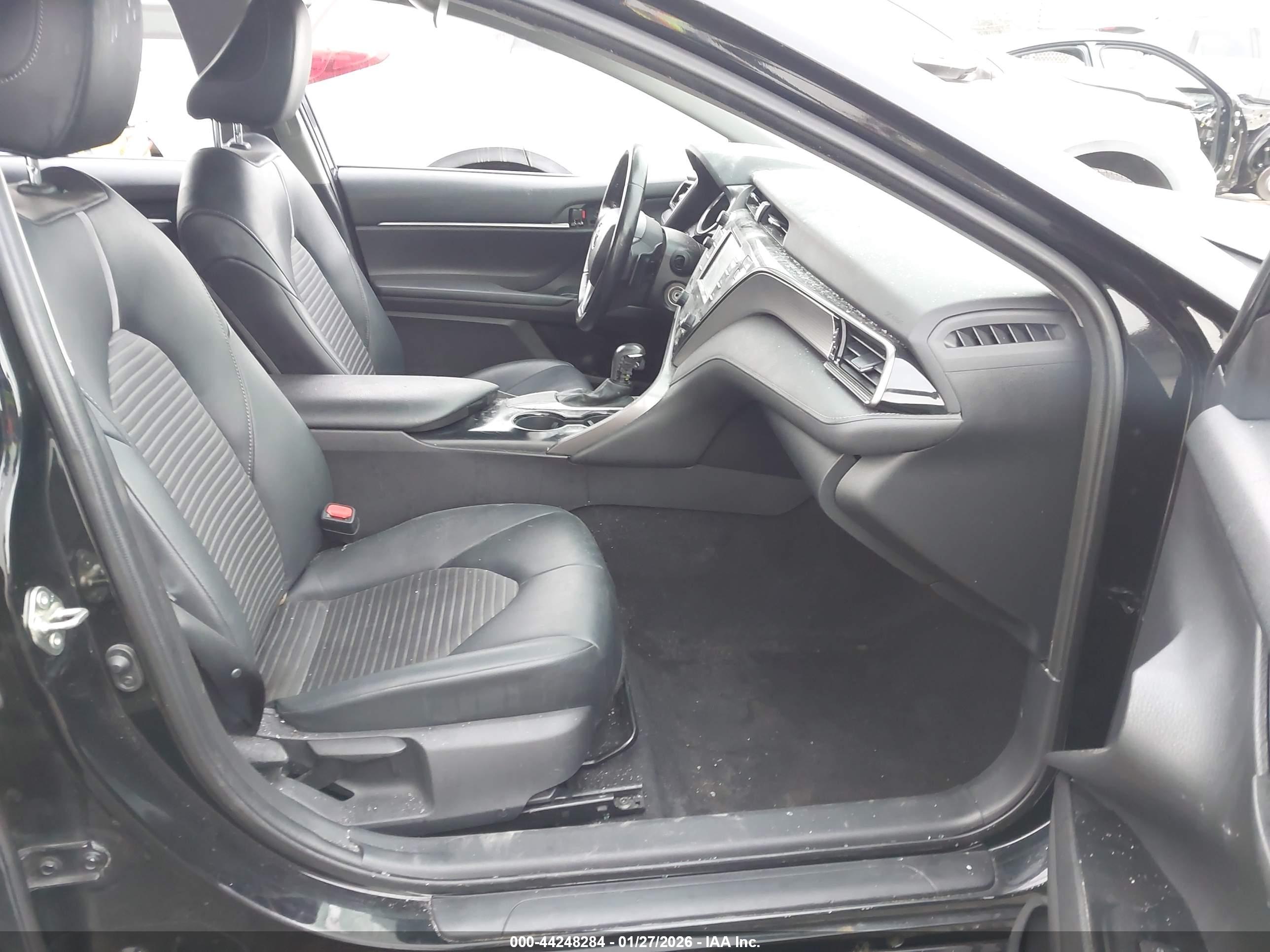 TOYOTA CAMRY image 5