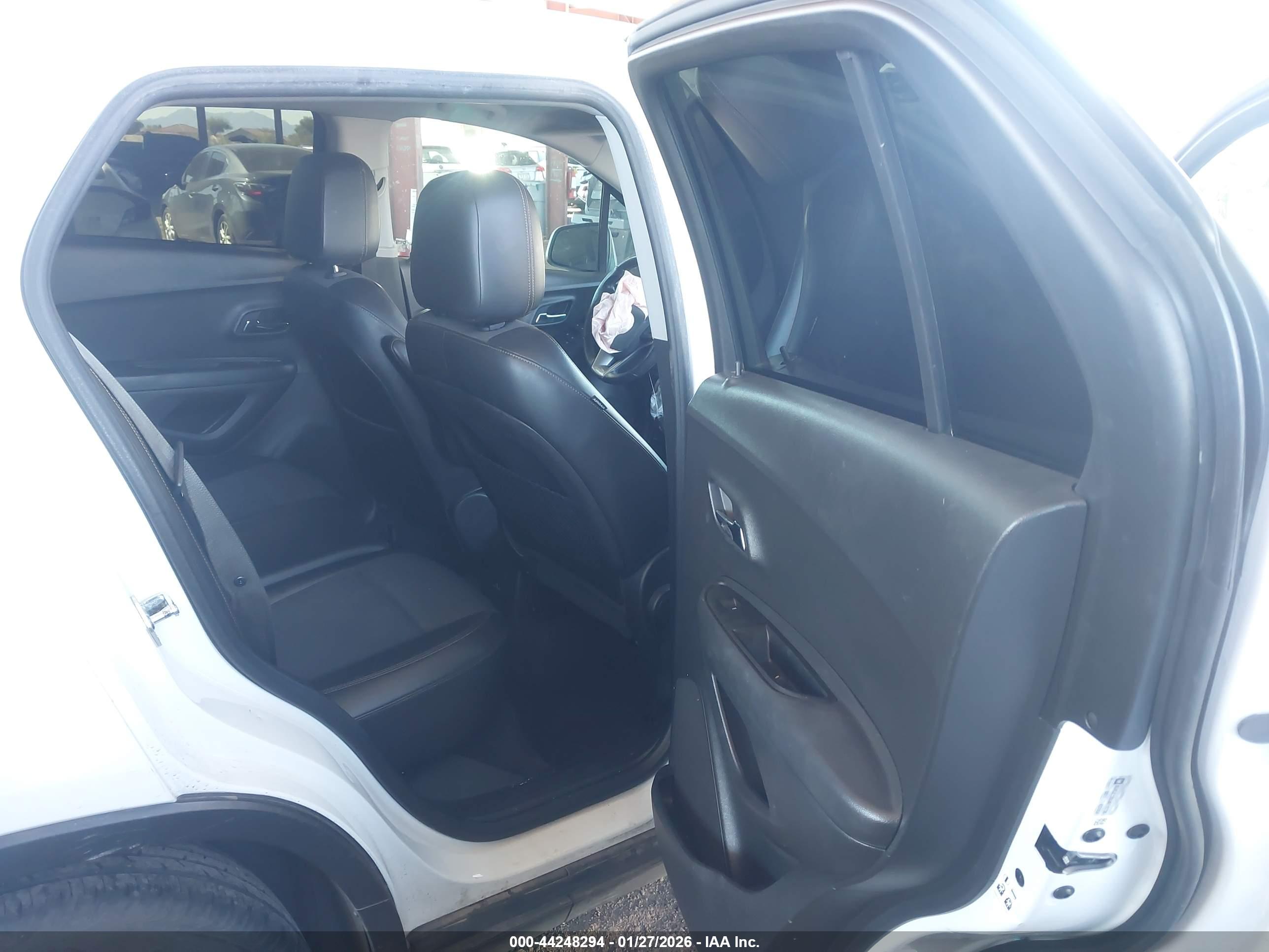 CHEVROLET TRAX image 8