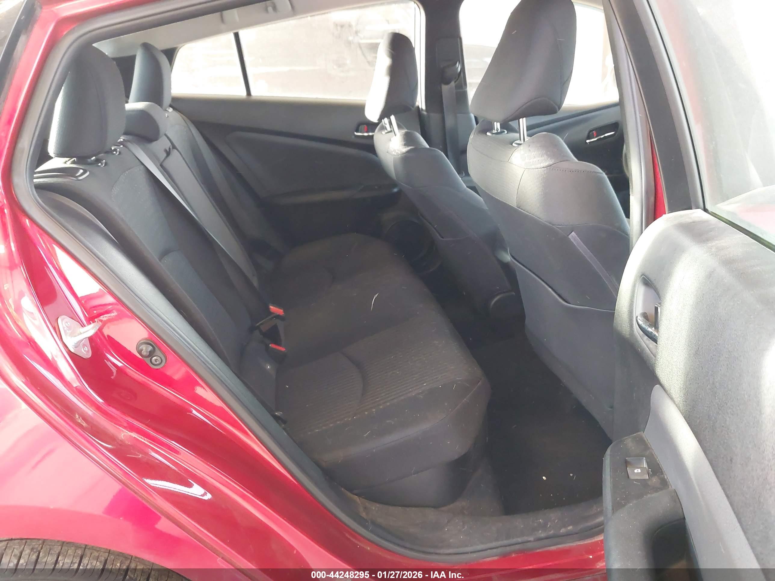 TOYOTA PRIUS image 8
