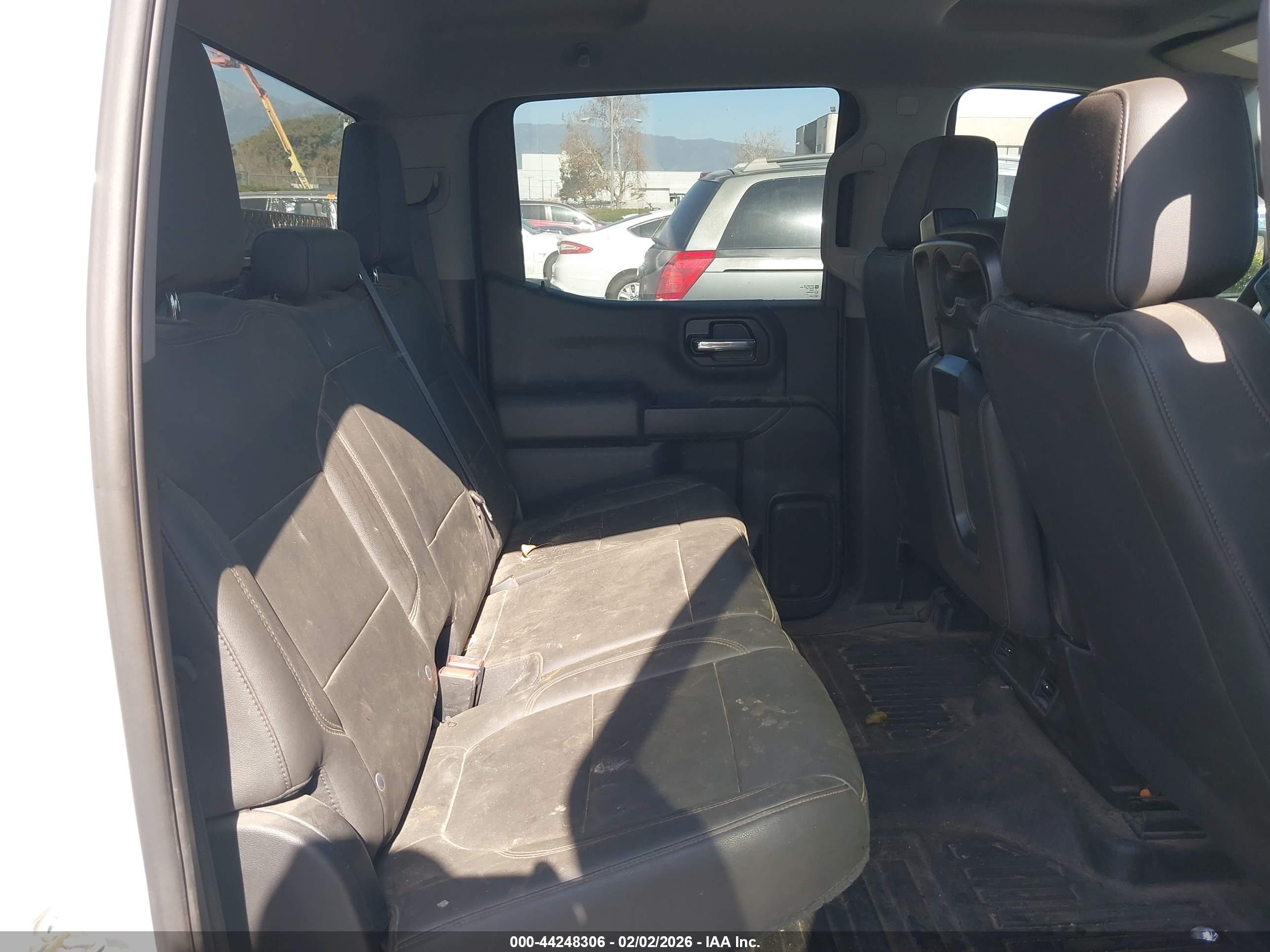 CHEVROLET SILVERADO image 8