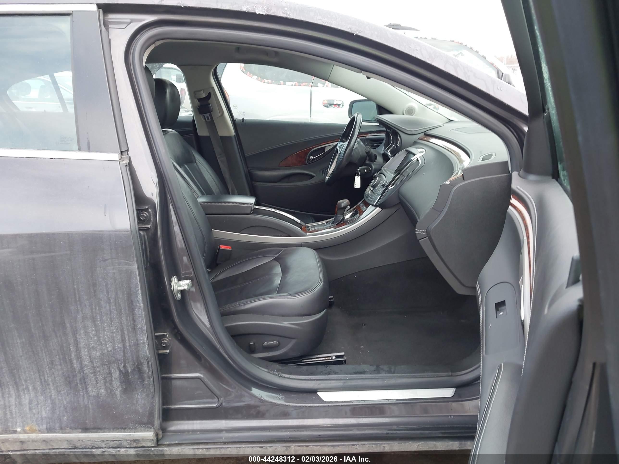 BUICK LACROSSE image 5