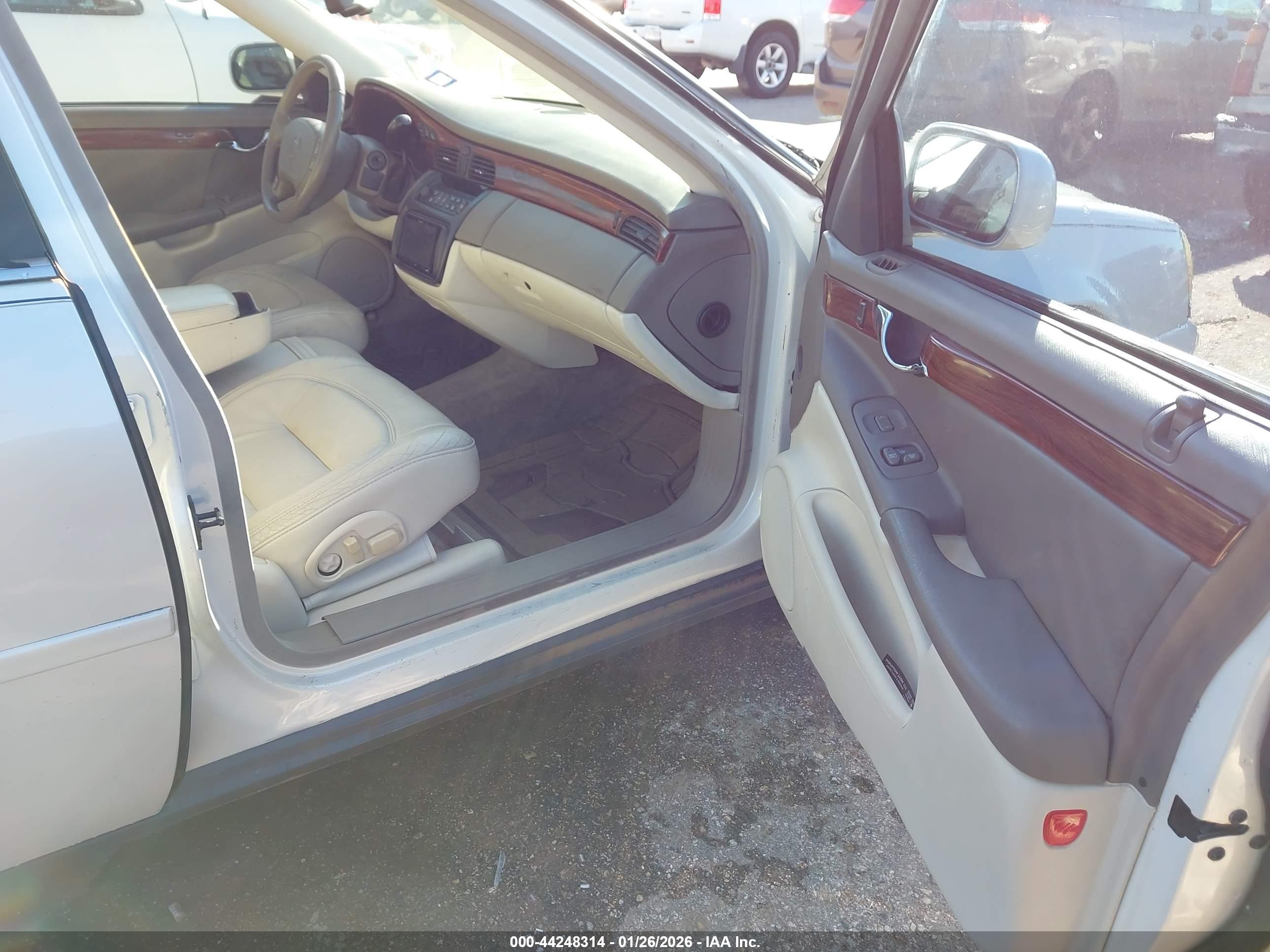 CADILLAC DEVILLE image 5