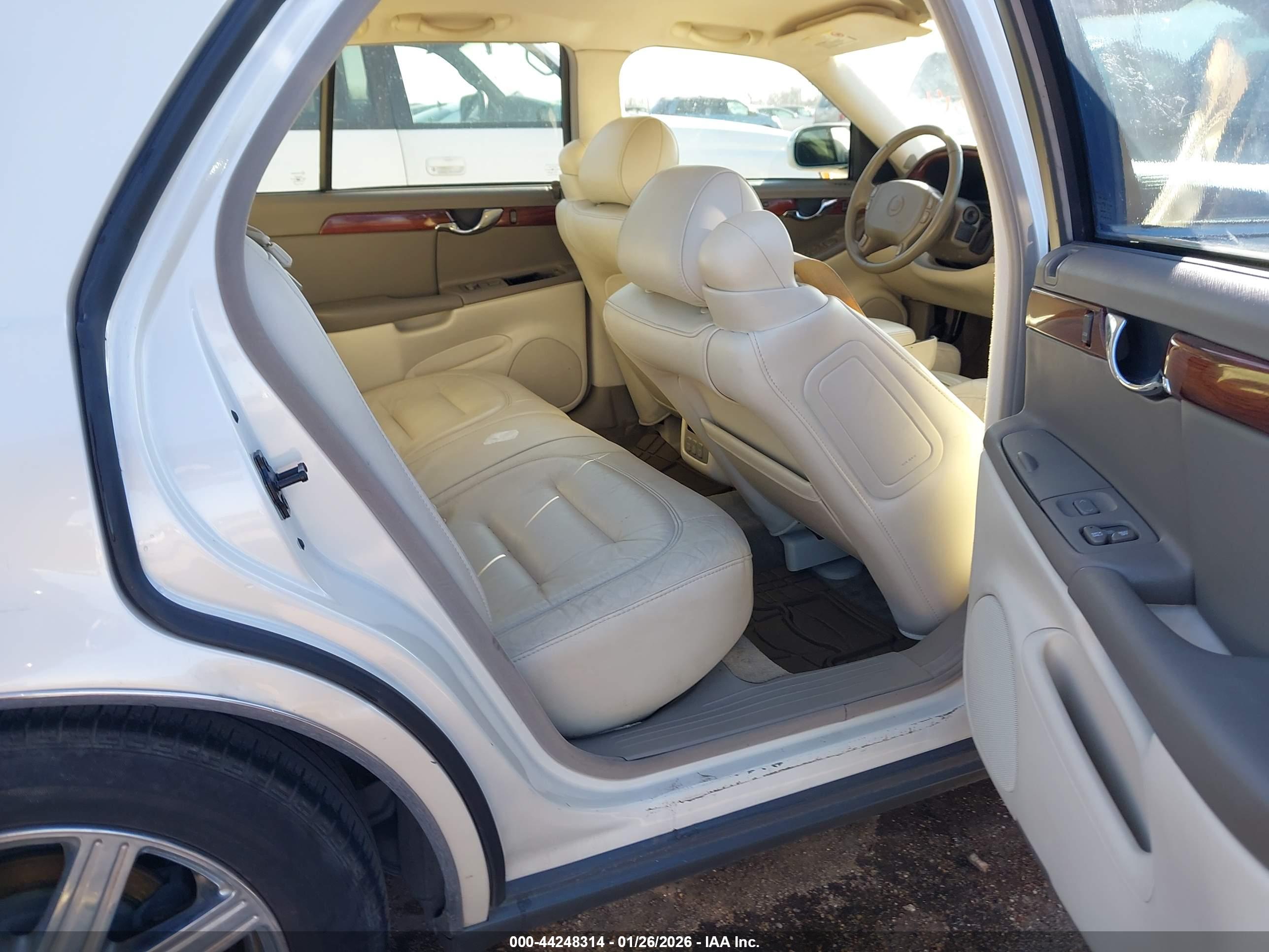 CADILLAC DEVILLE image 8