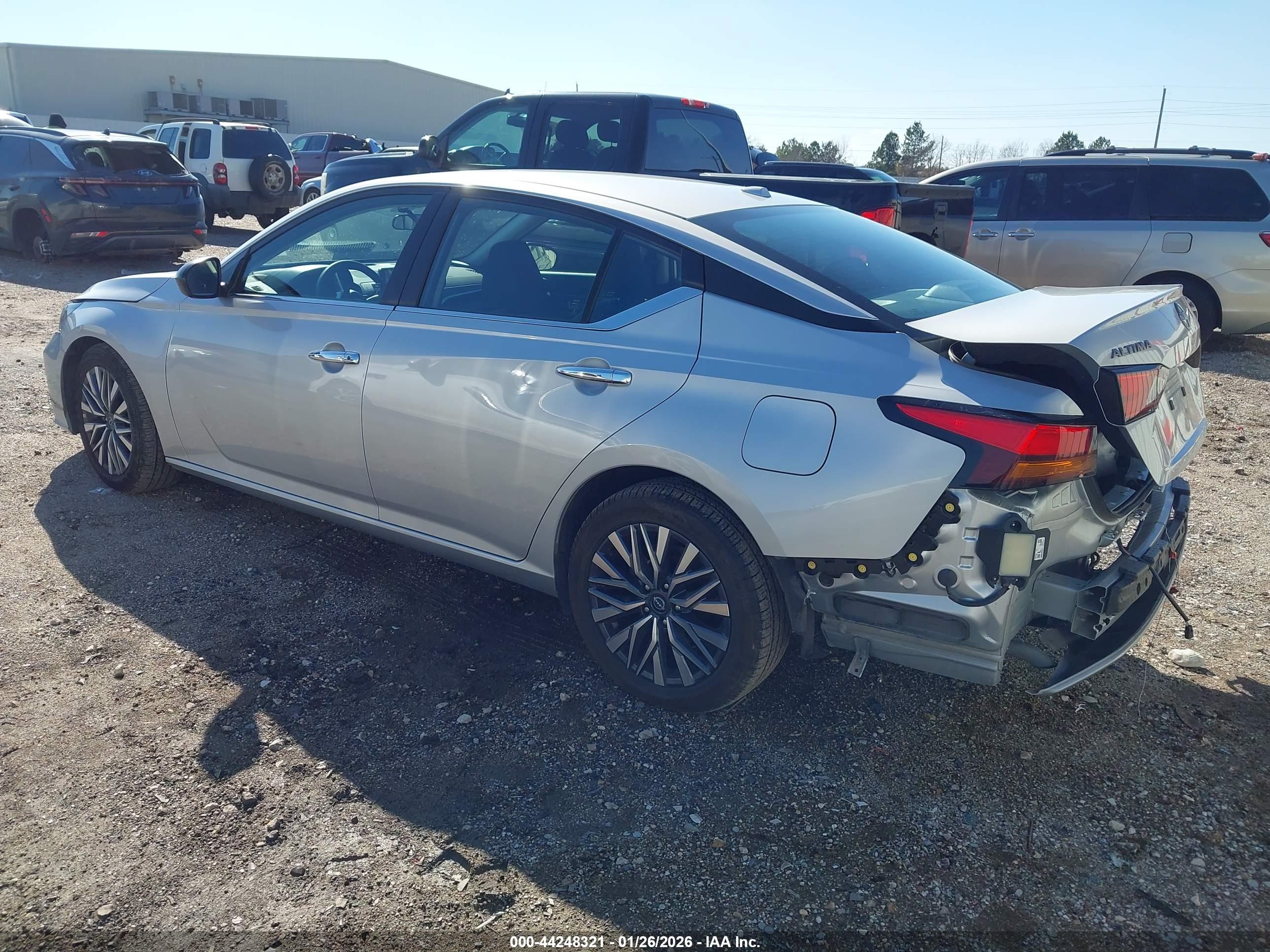 NISSAN ALTIMA image 3