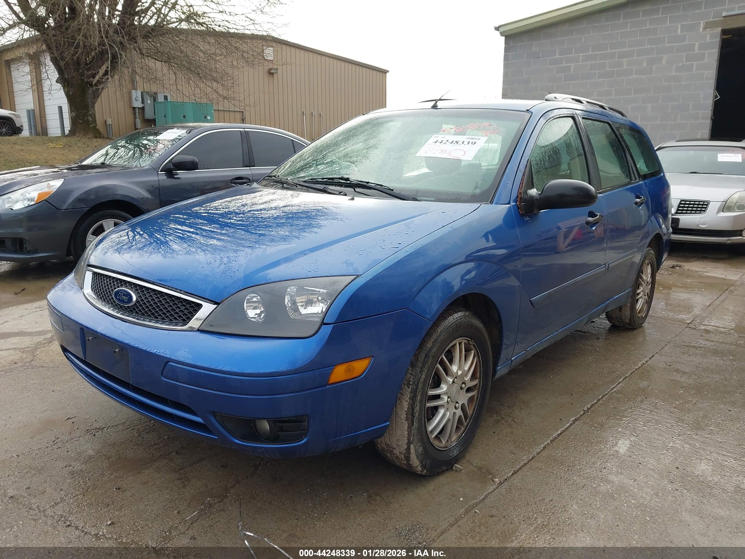 FORD FOCUS image 2