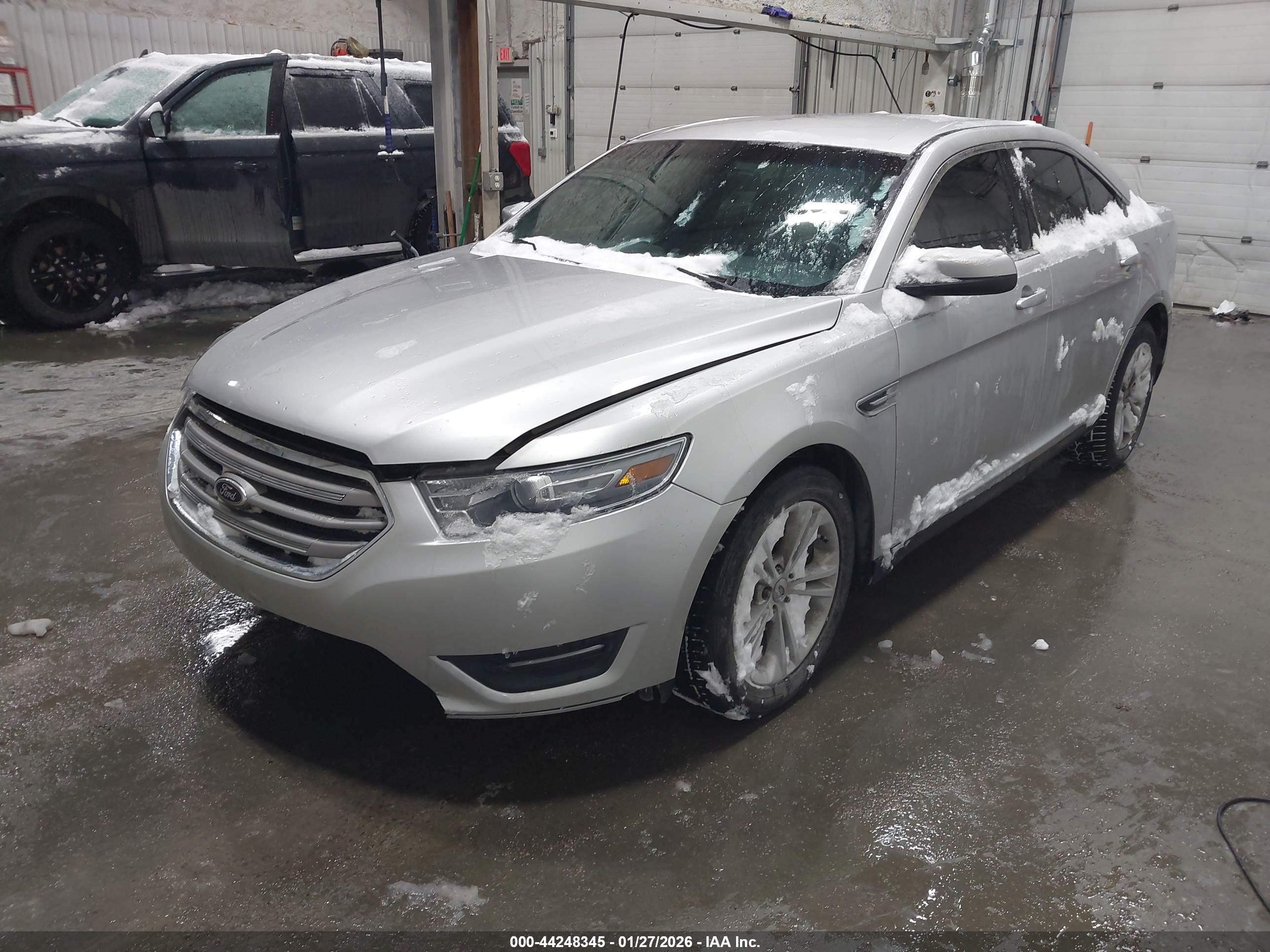 FORD TAURUS image 2