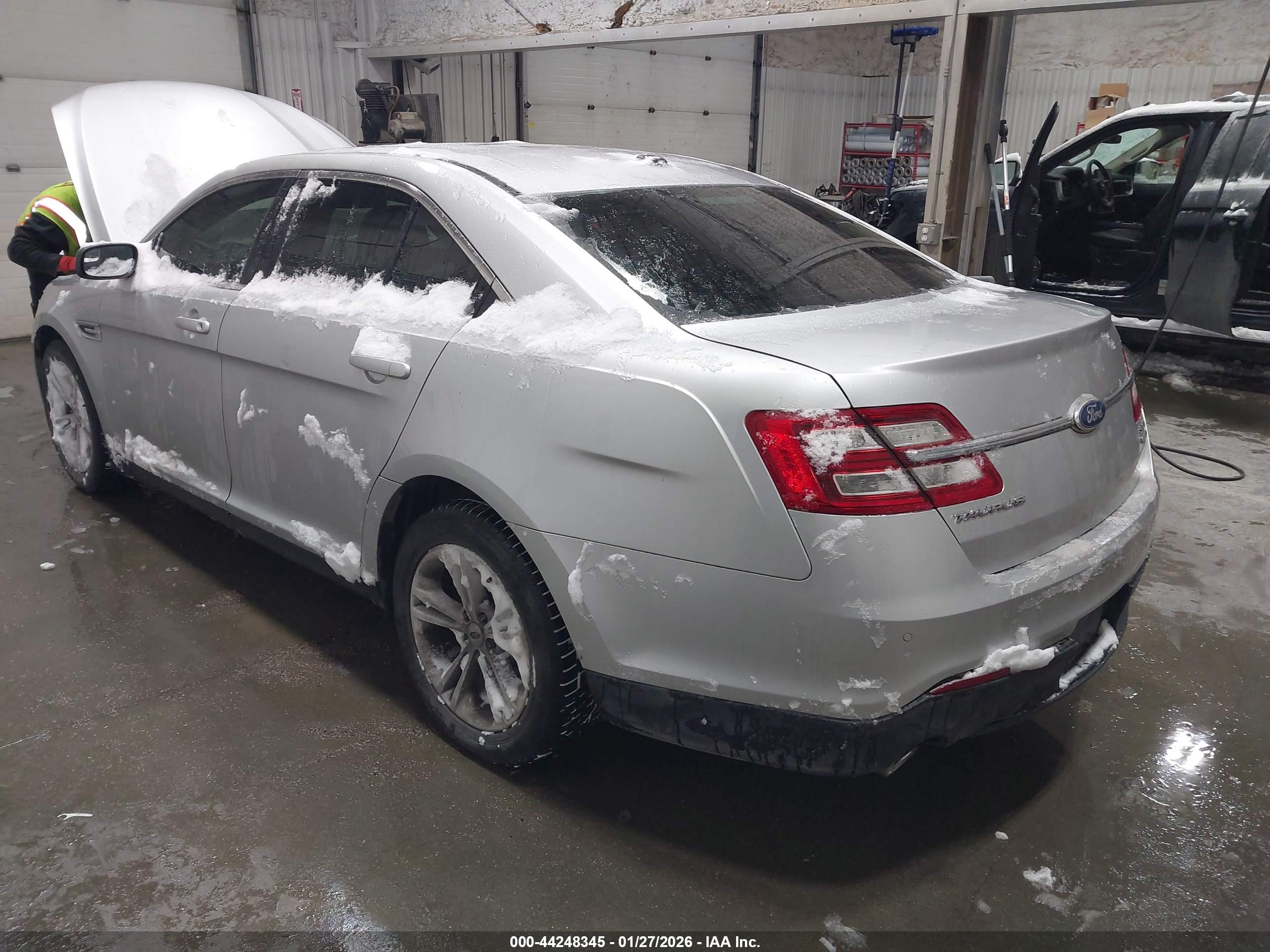 FORD TAURUS image 3