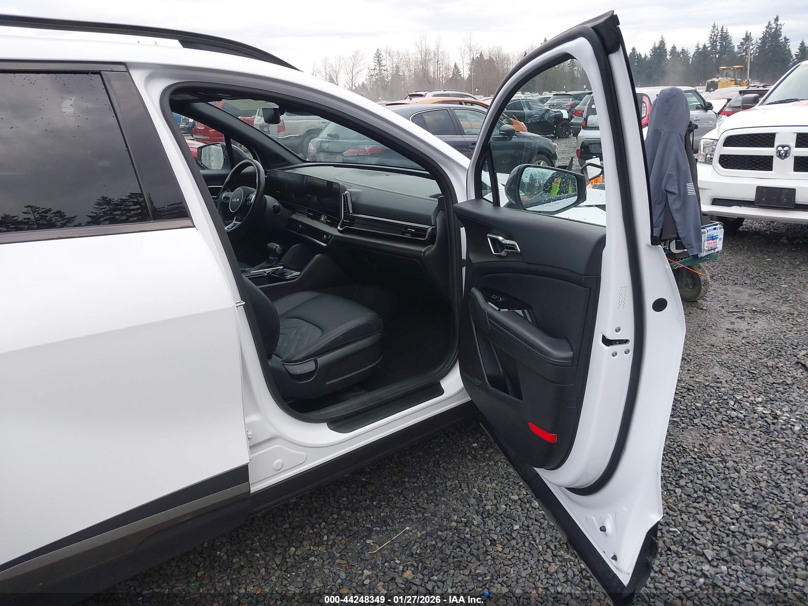 KIA SPORTAGE image 5