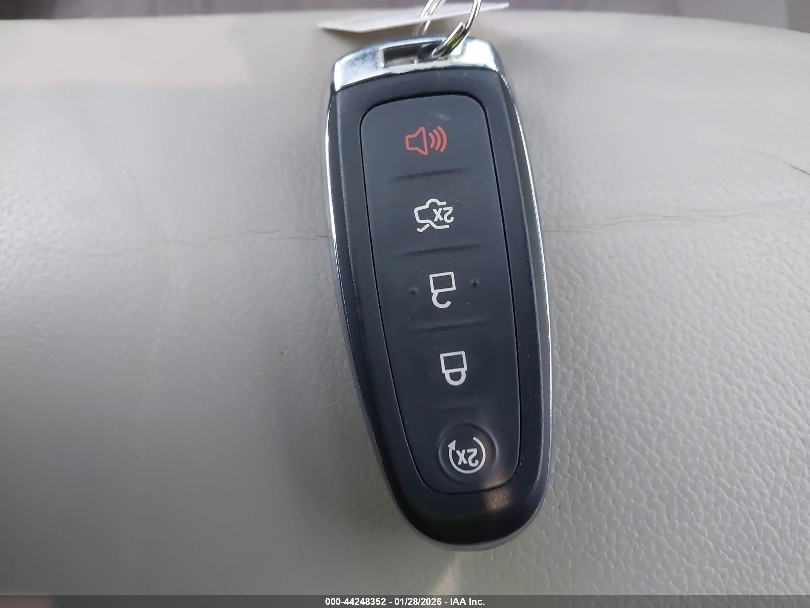 FORD ESCAPE image 11