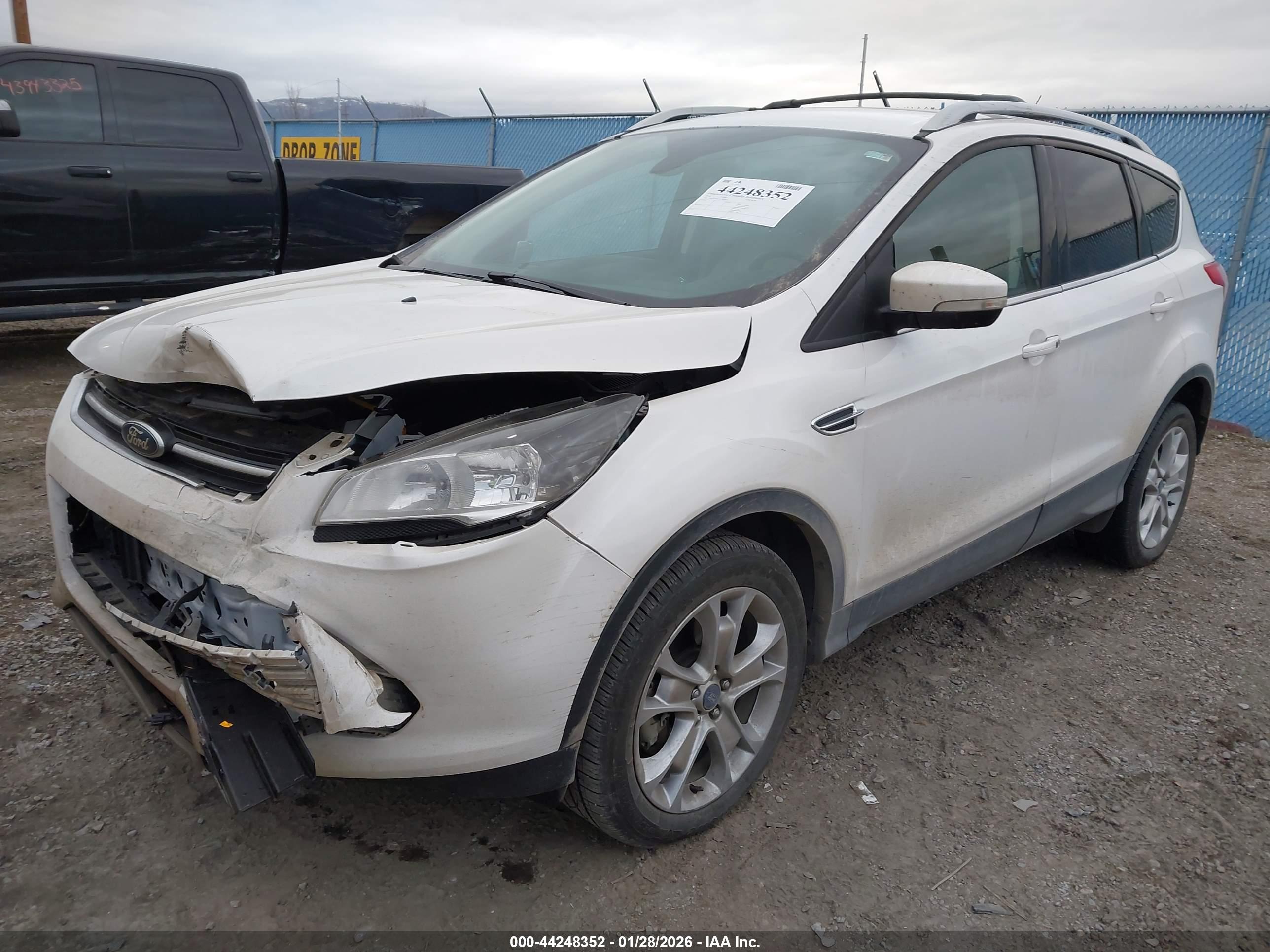 FORD ESCAPE image 2