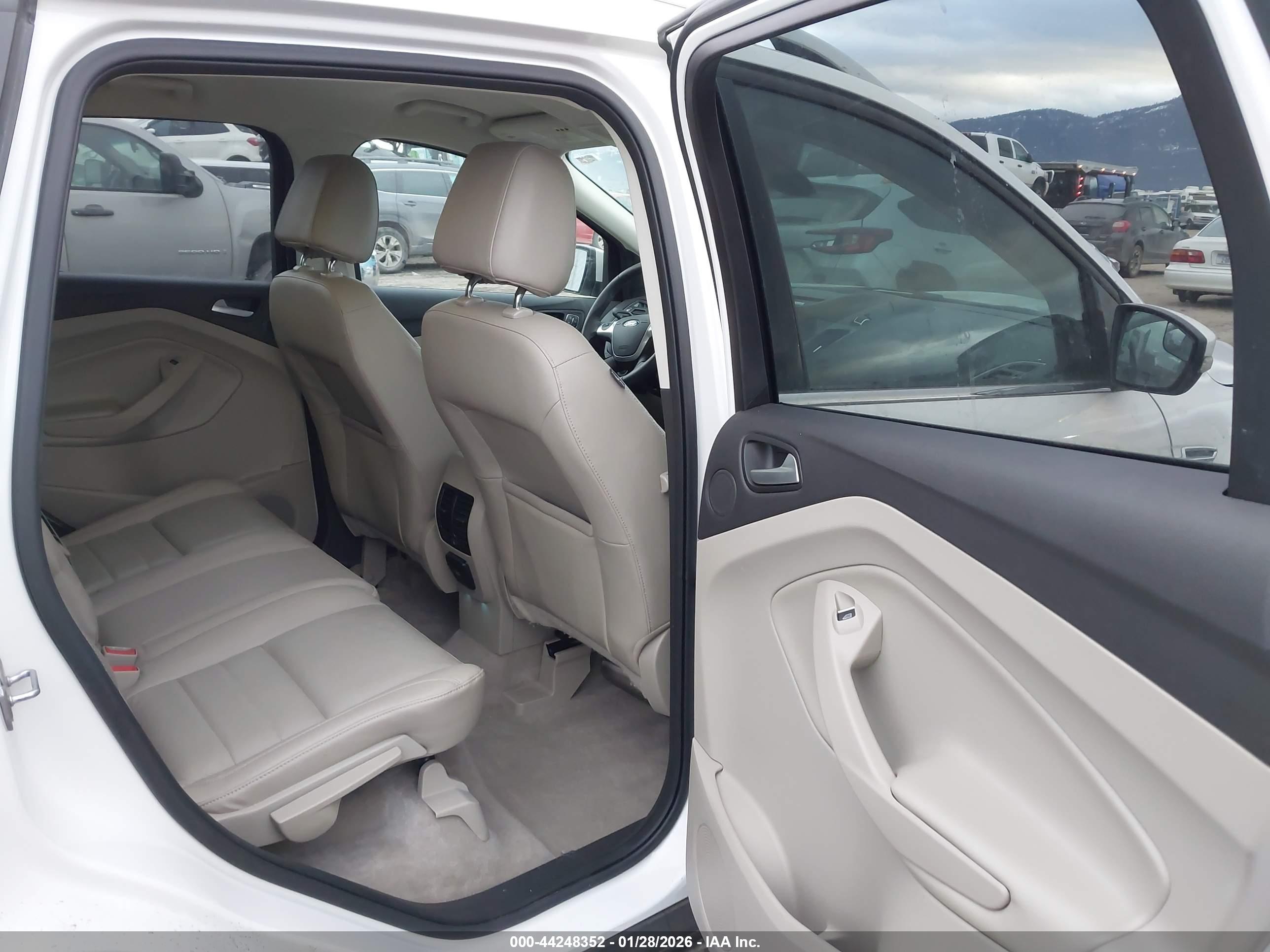 FORD ESCAPE image 8