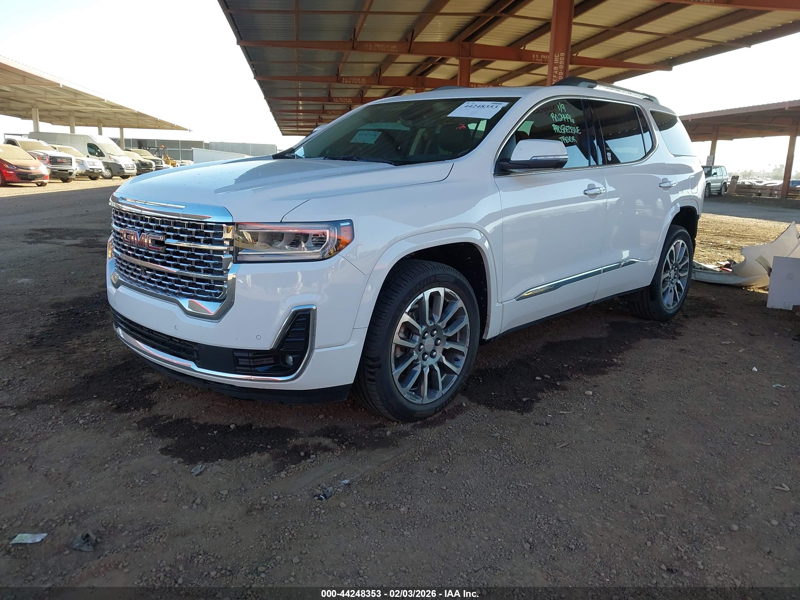 GMC ACADIA image 2