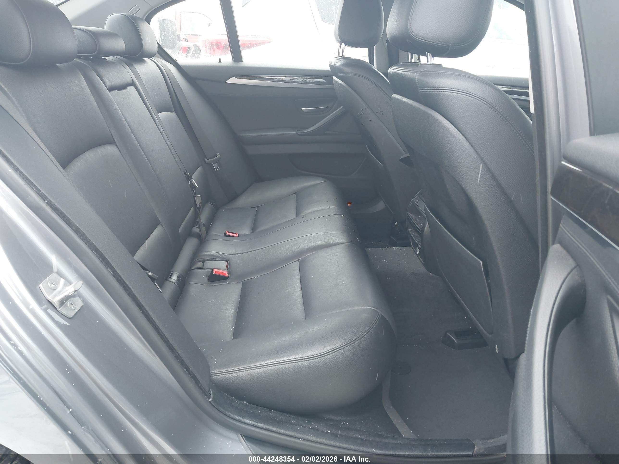BMW 535I image 8