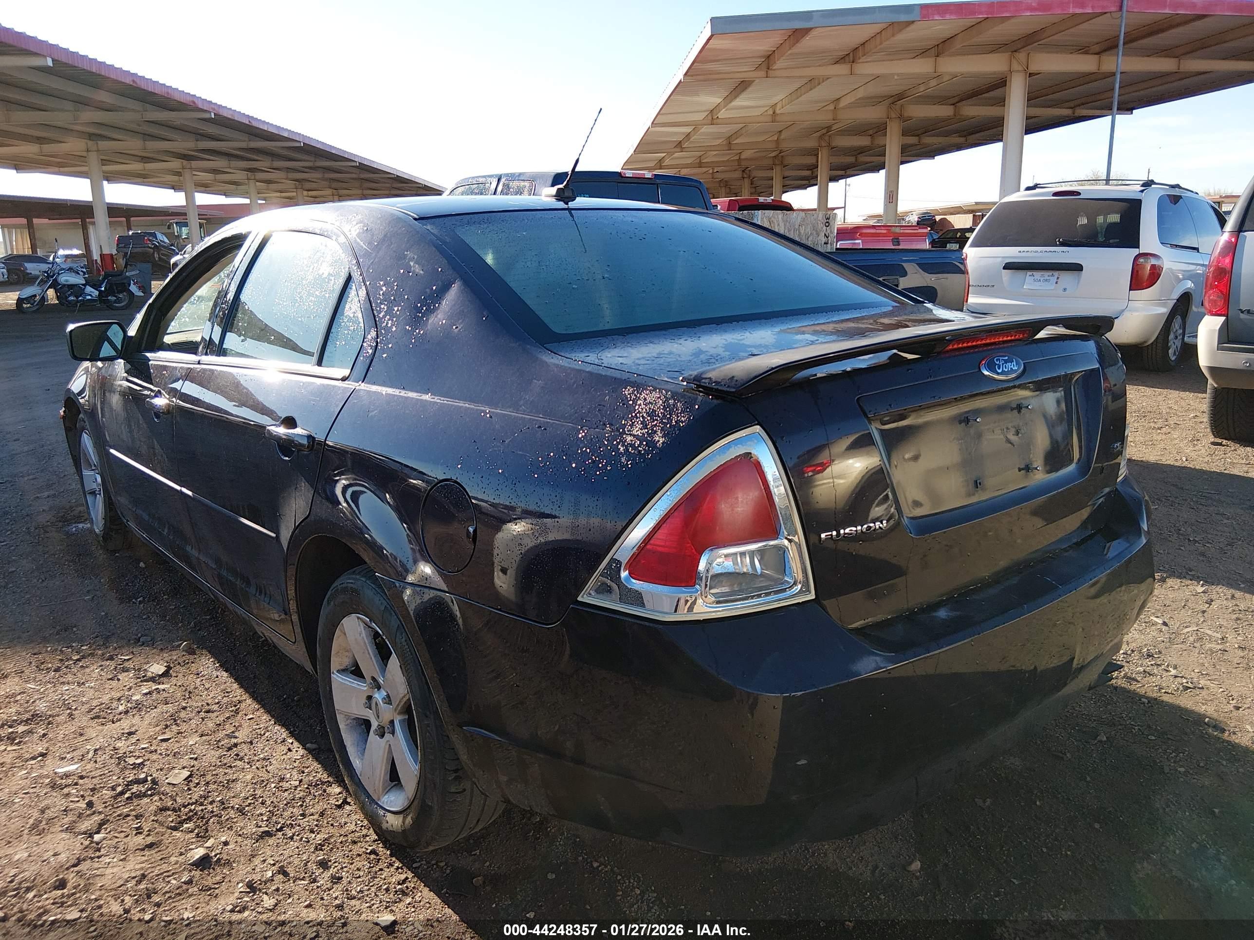 FORD FUSION image 3