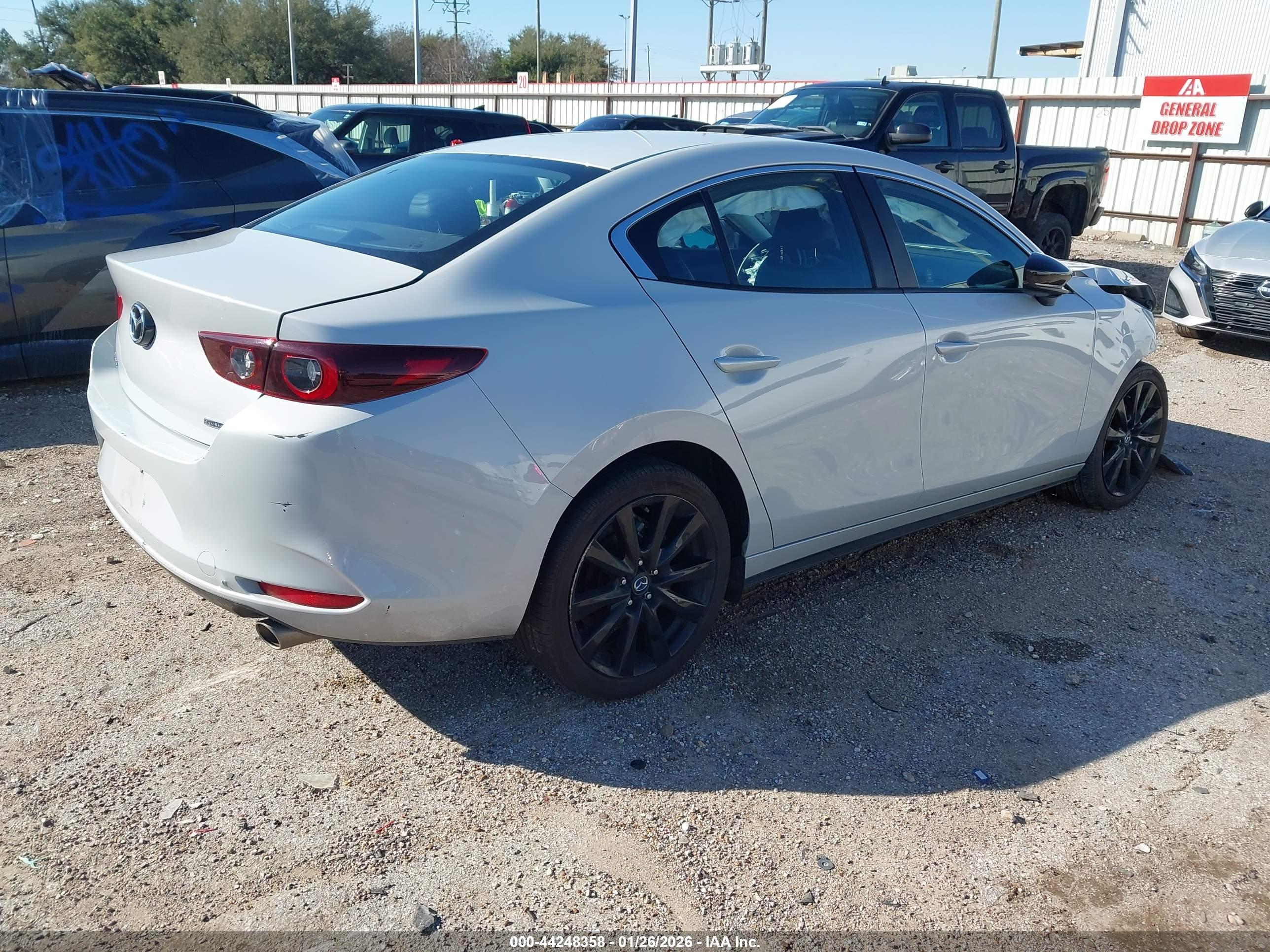 MAZDA MAZDA3 image 4