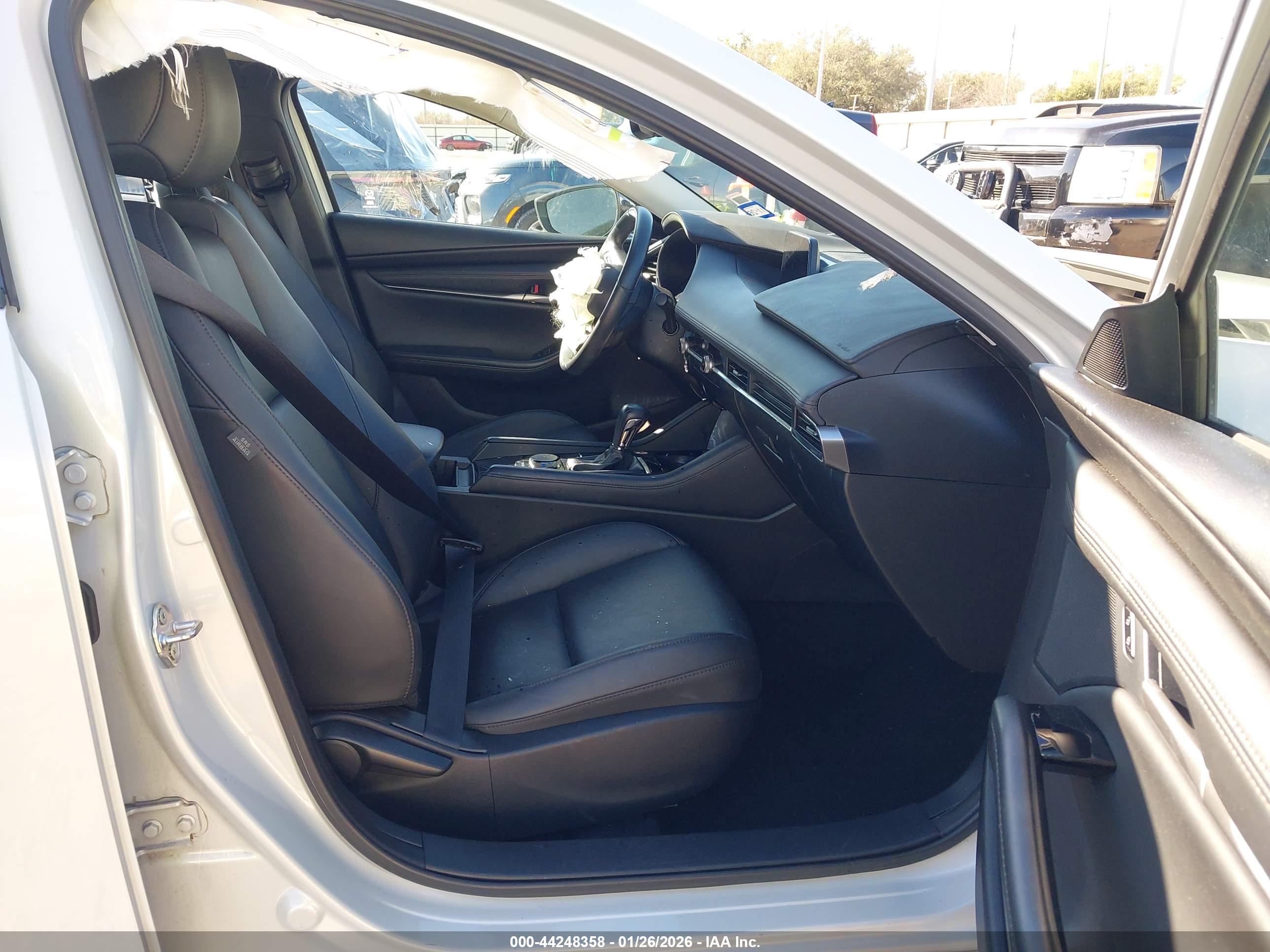 MAZDA MAZDA3 image 5