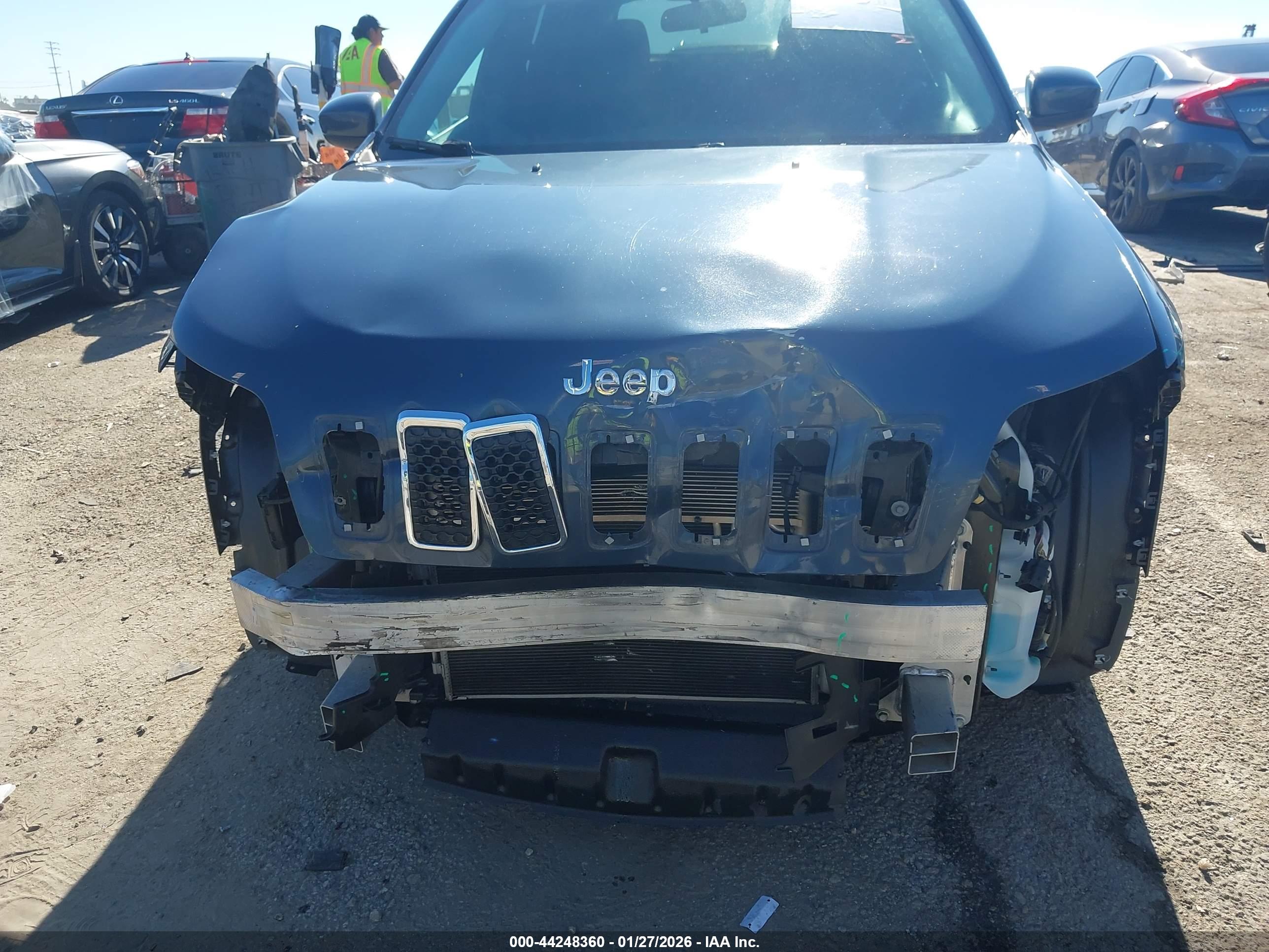 JEEP CHEROKEE image 6