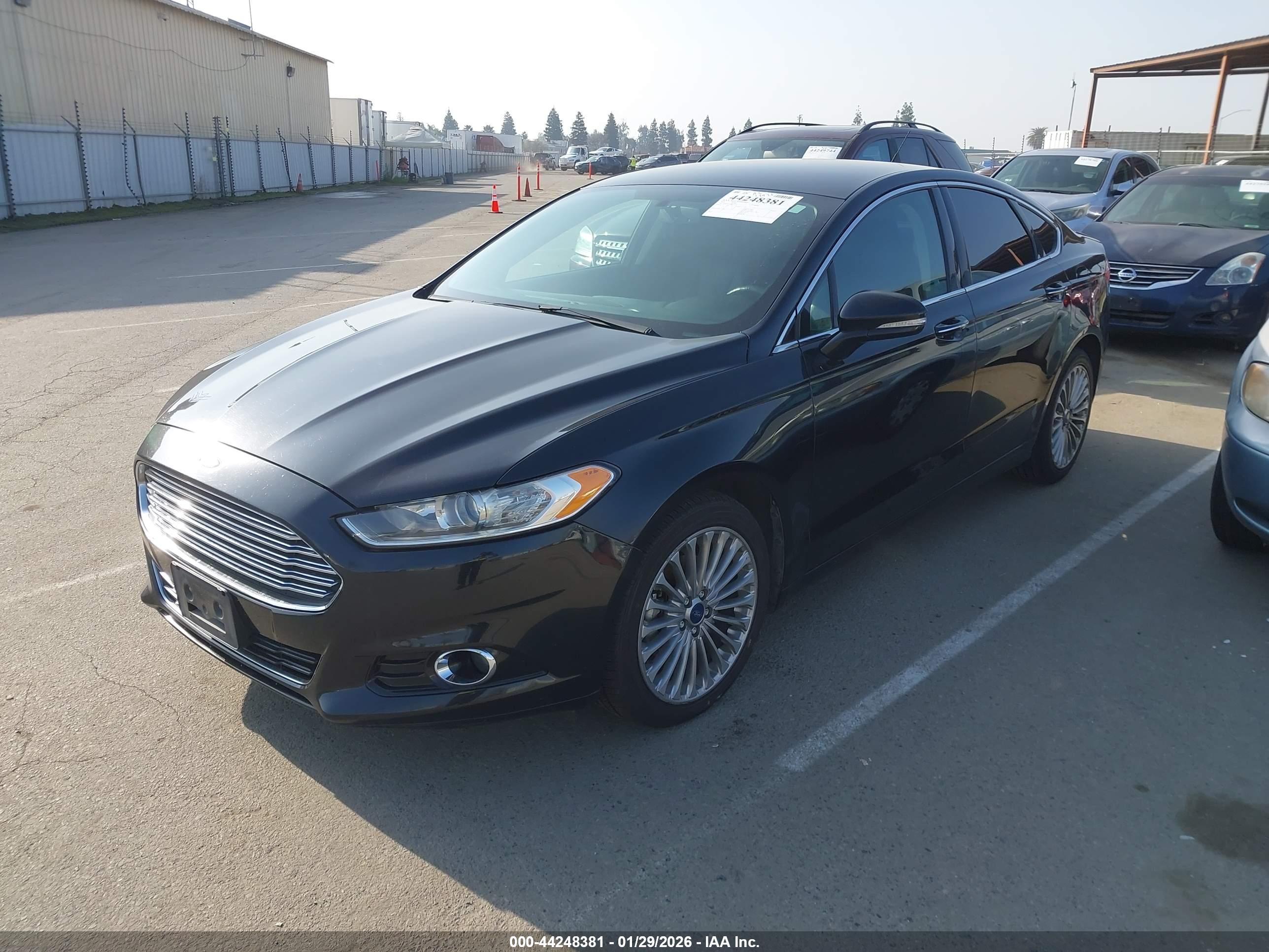 FORD FUSION image 2