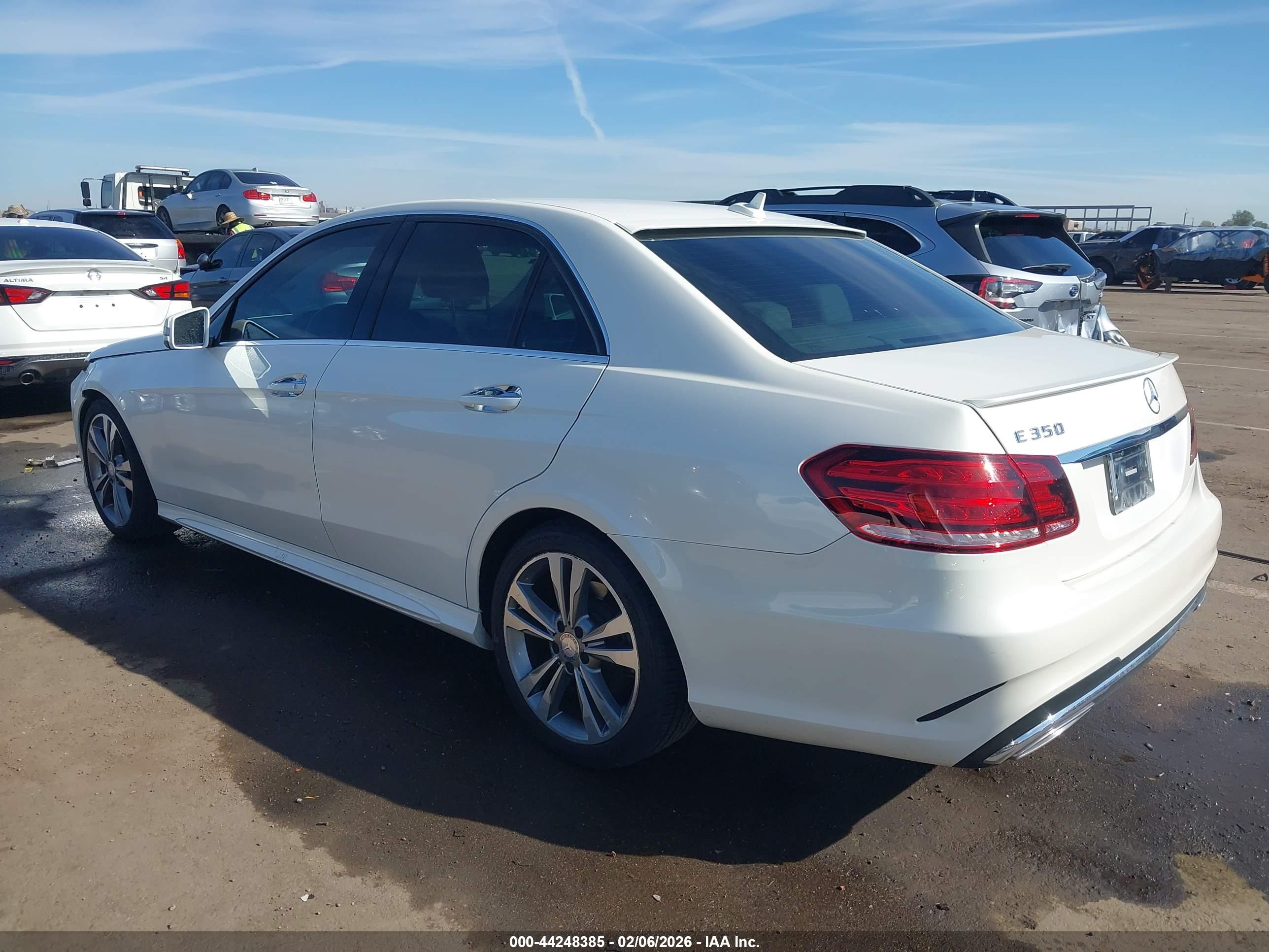 MERCEDES-BENZ E image 3