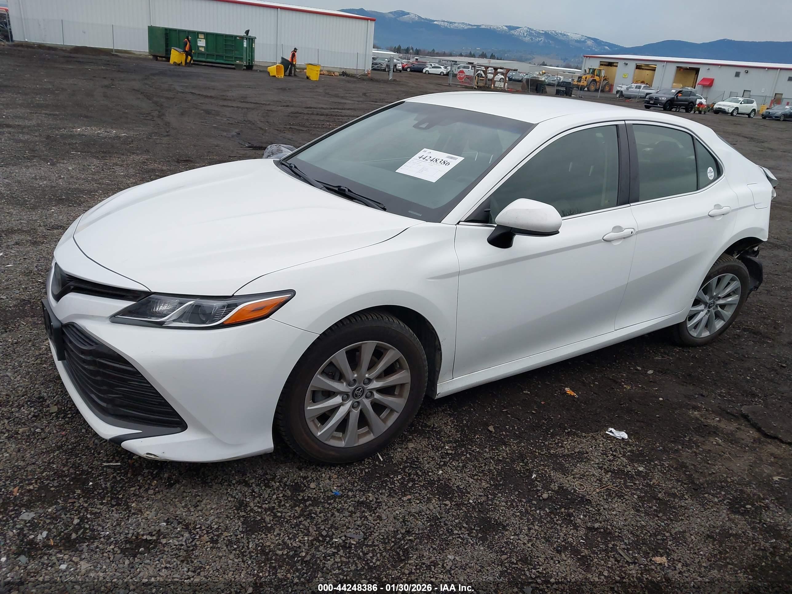 TOYOTA CAMRY image 2