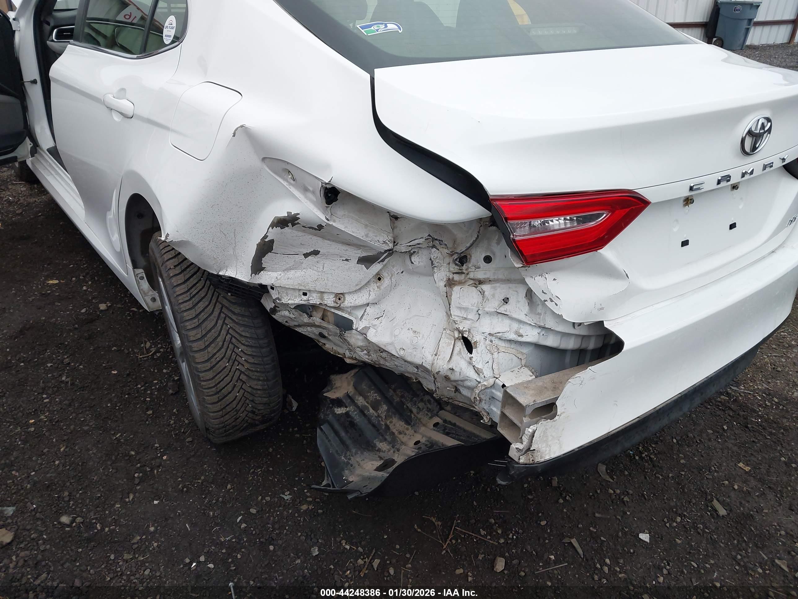 TOYOTA CAMRY image 6