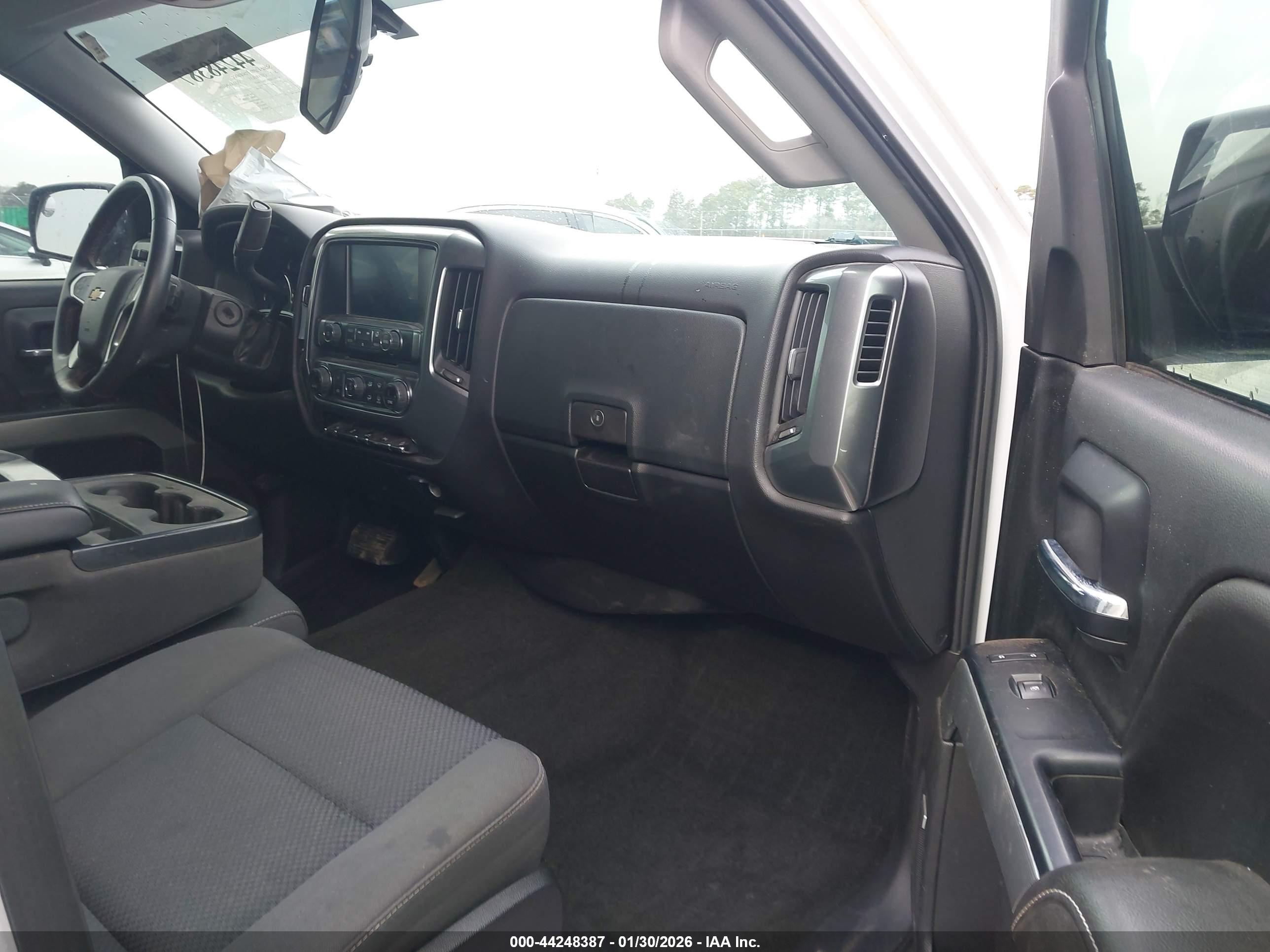 CHEVROLET SILVERADO image 5
