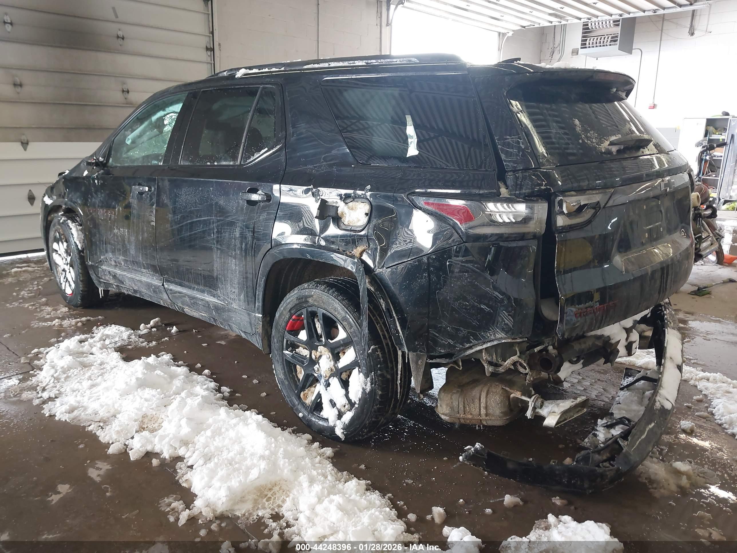 CHEVROLET TRAVERSE image 3