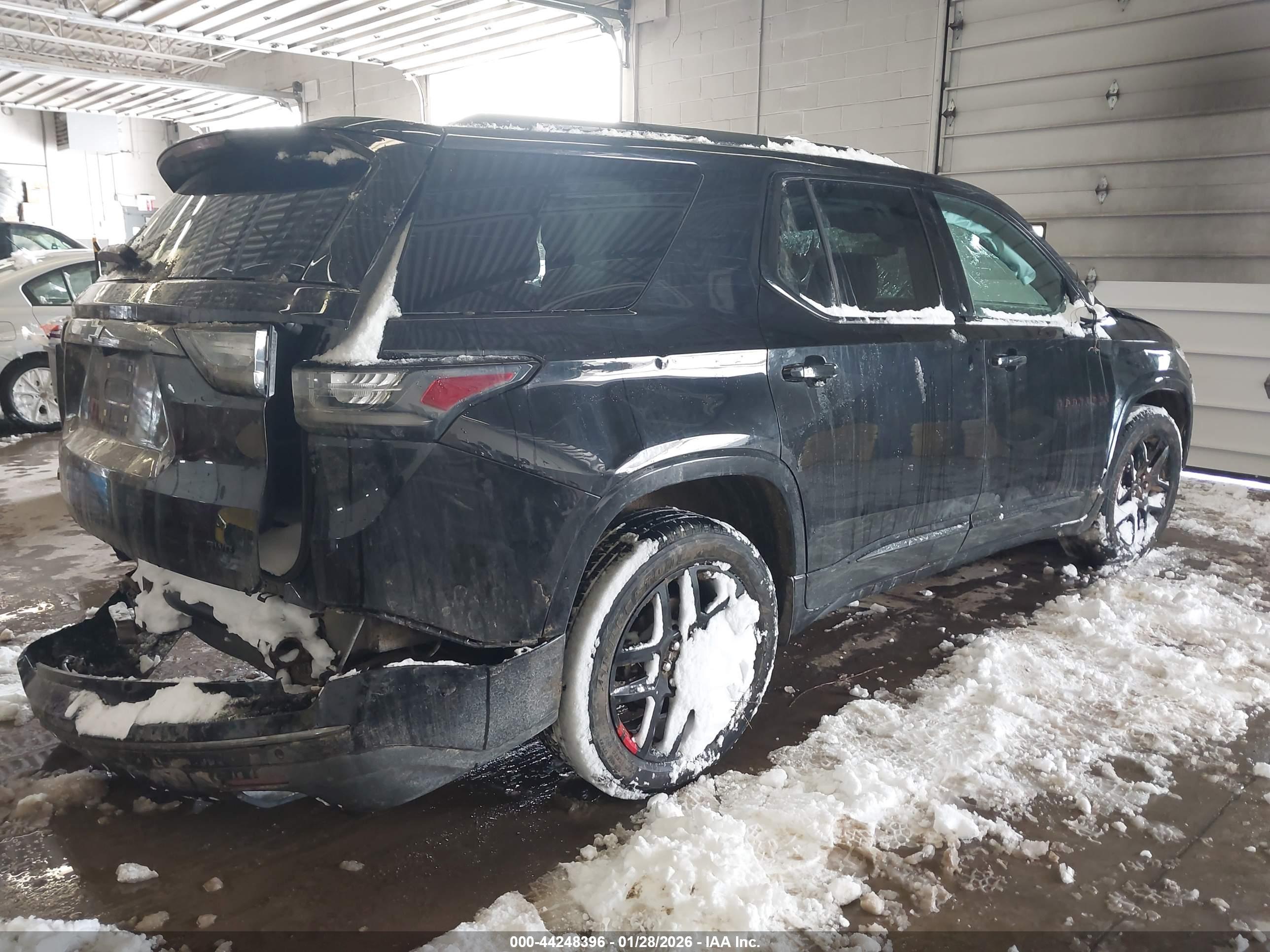 CHEVROLET TRAVERSE image 4