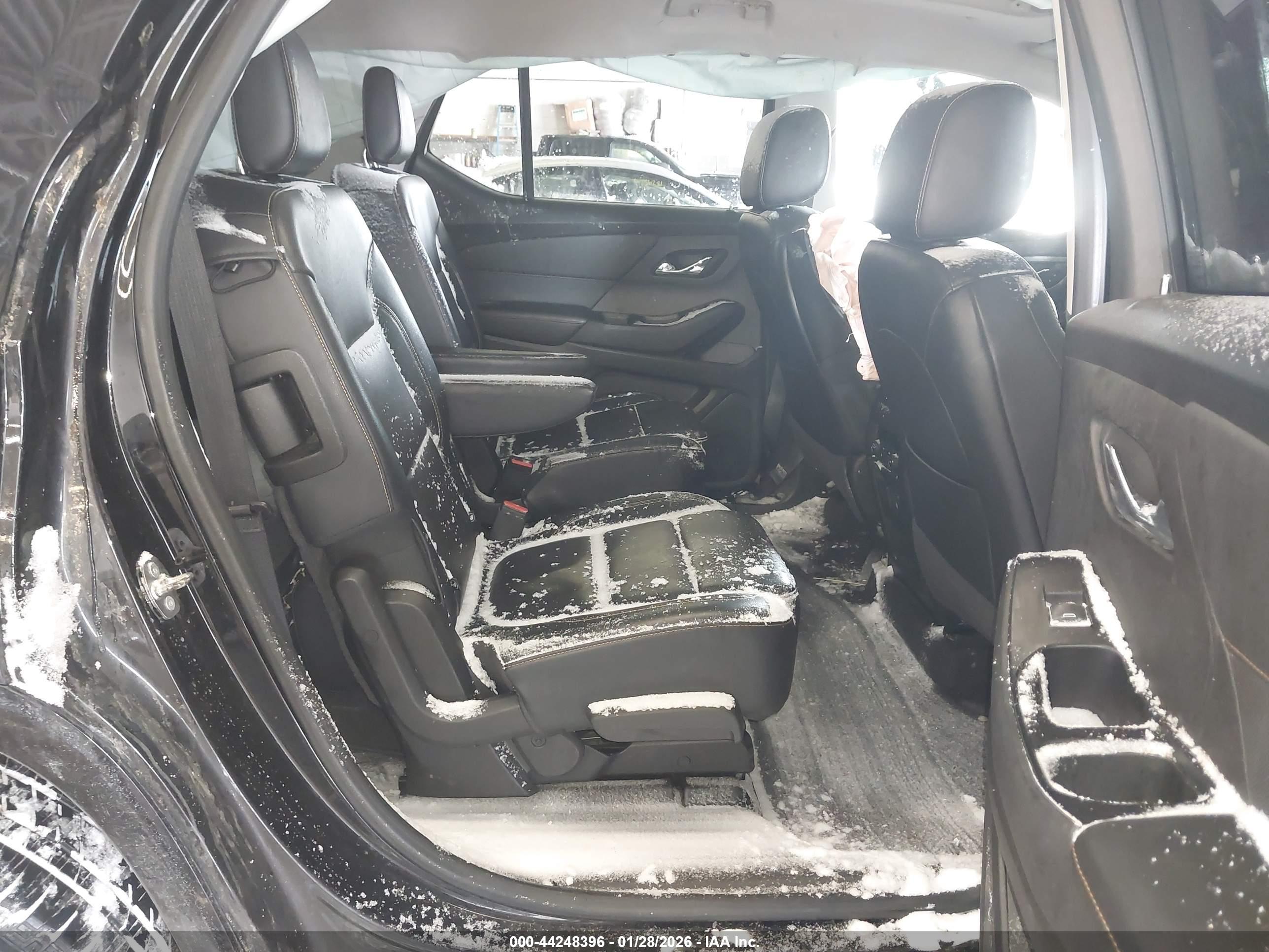 CHEVROLET TRAVERSE image 8