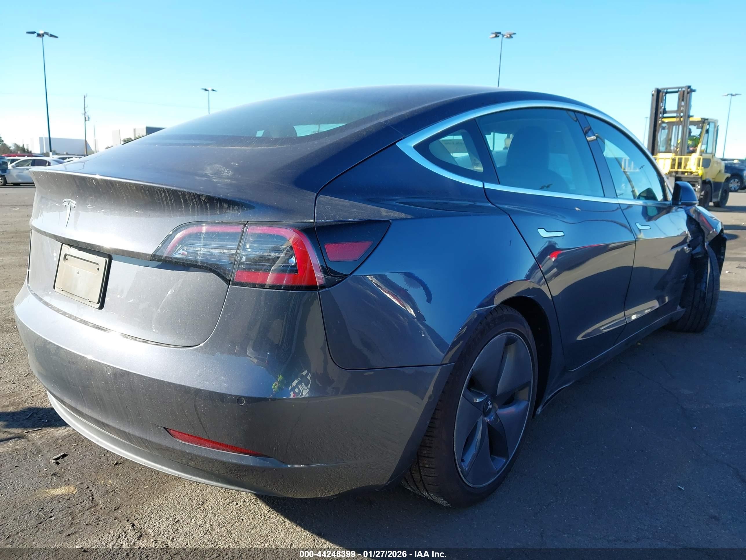 TESLA MODEL image 4