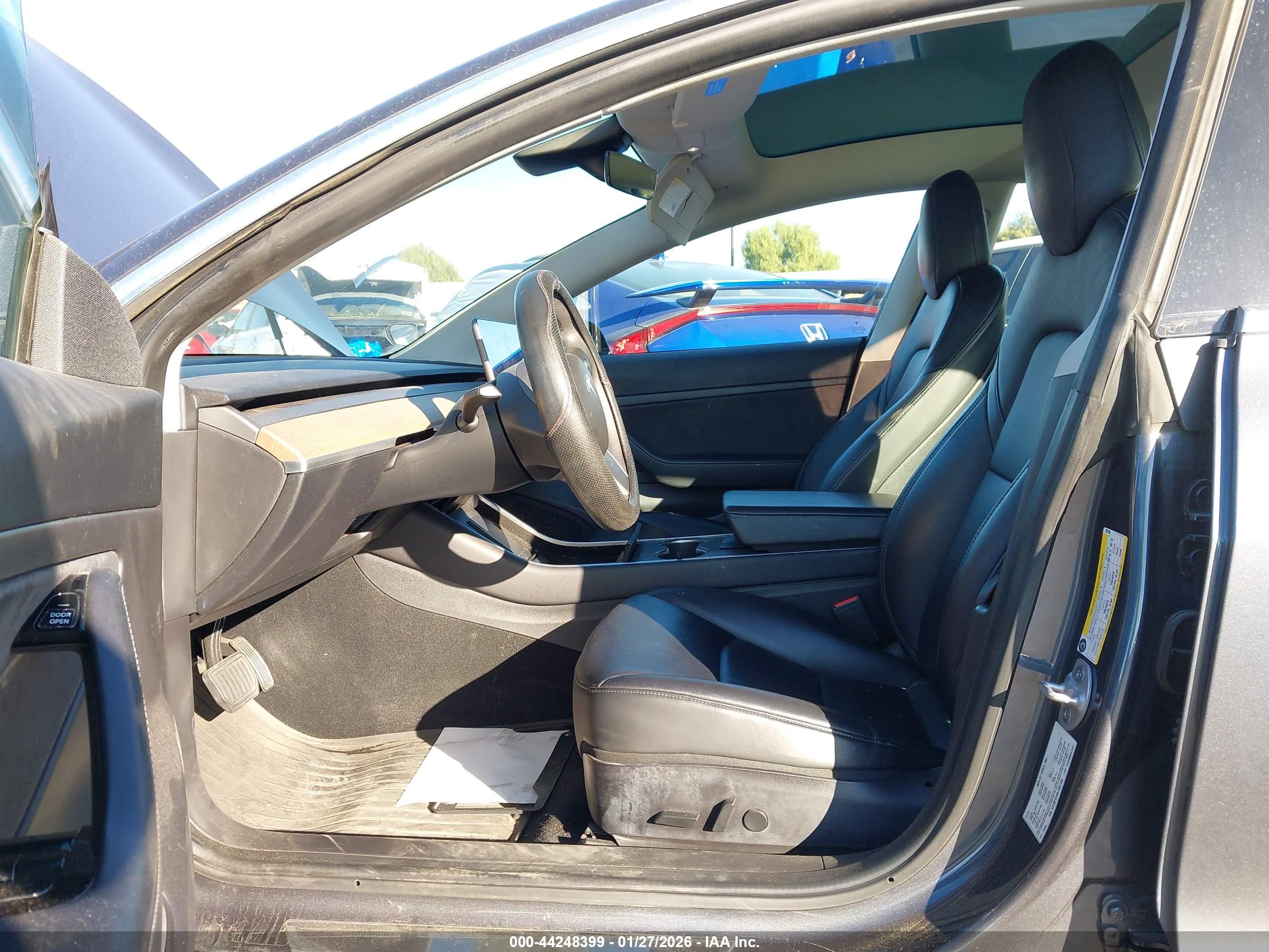 TESLA MODEL image 5