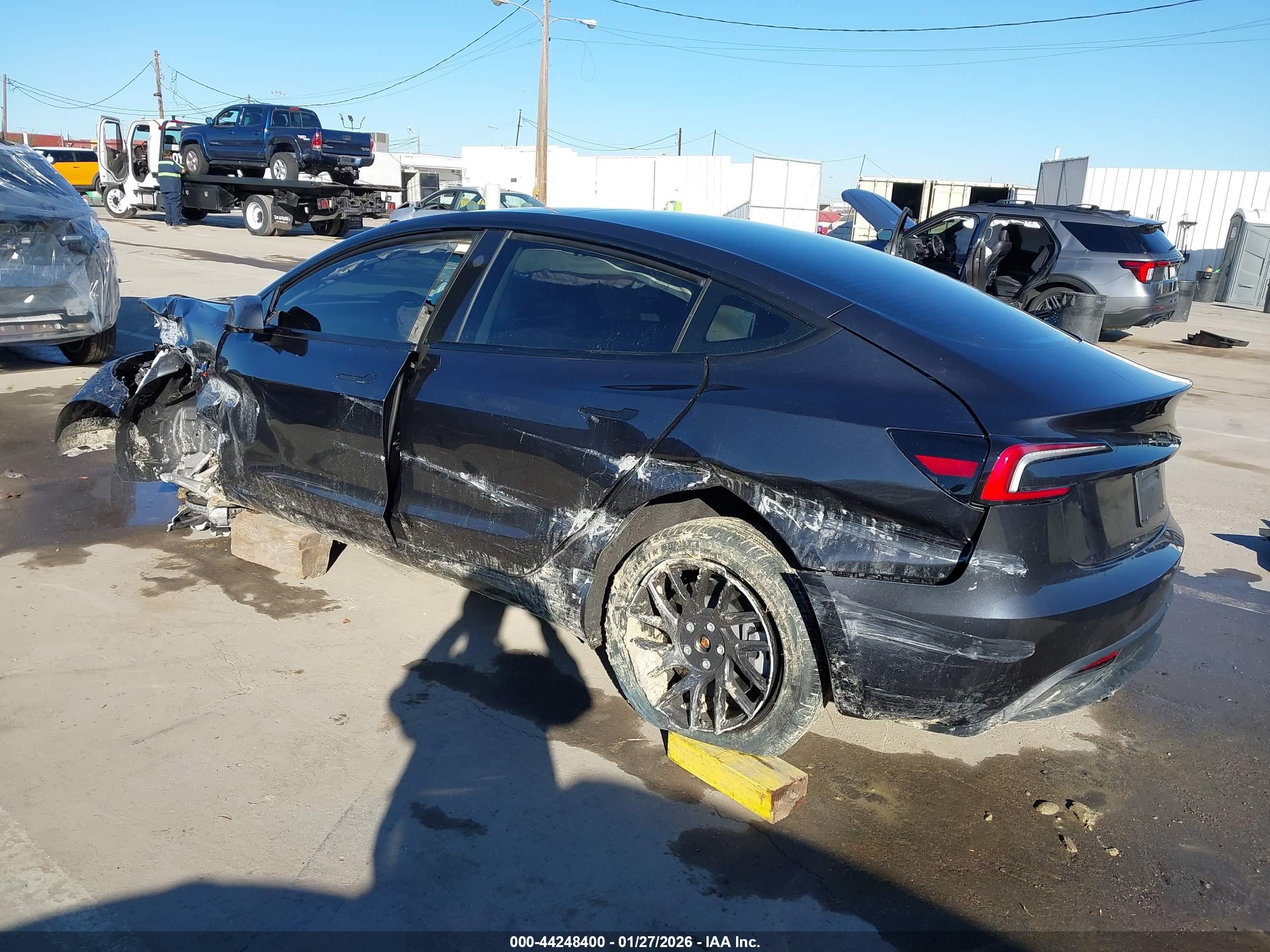 TESLA MODEL image 3