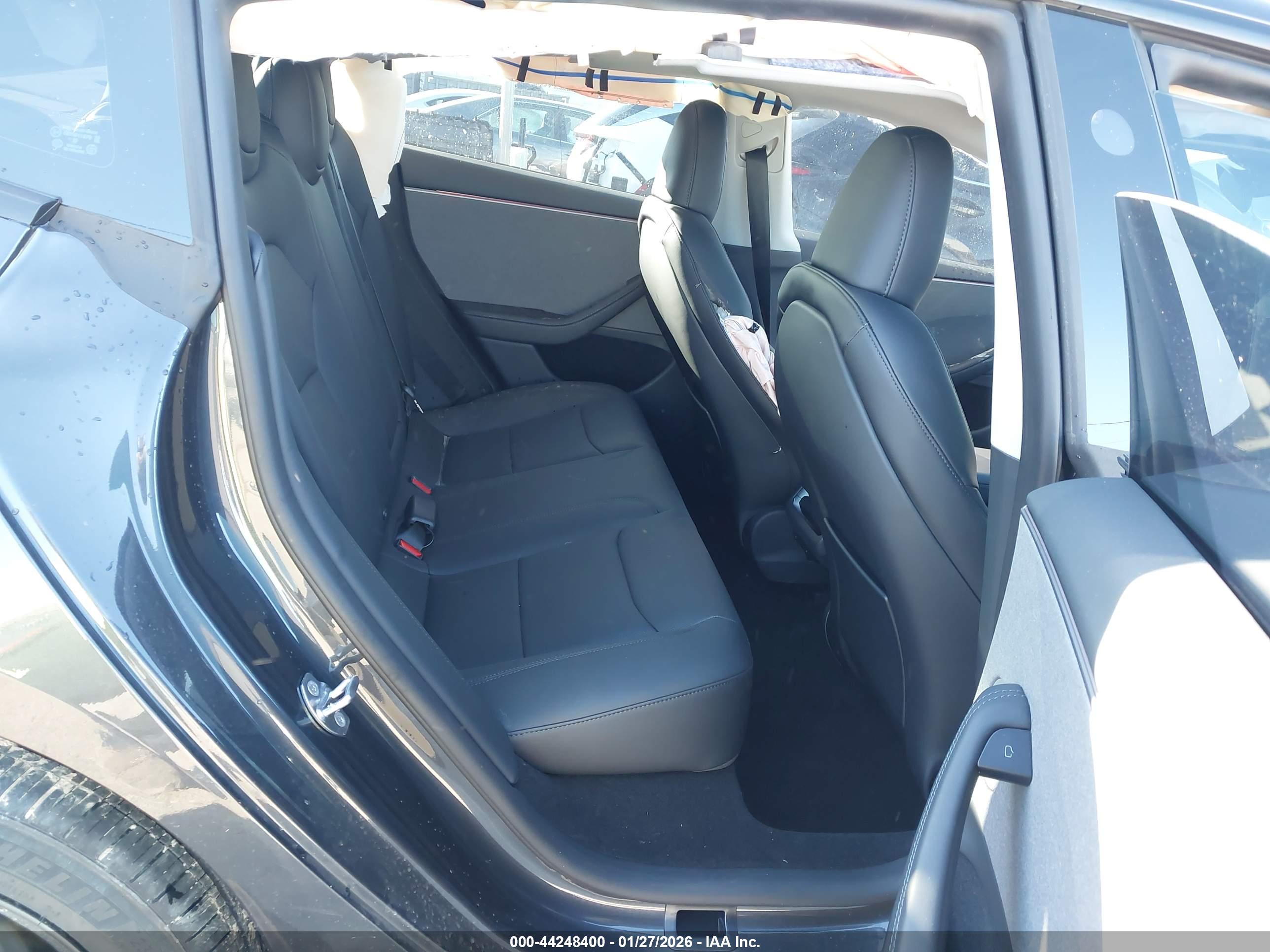 TESLA MODEL image 8