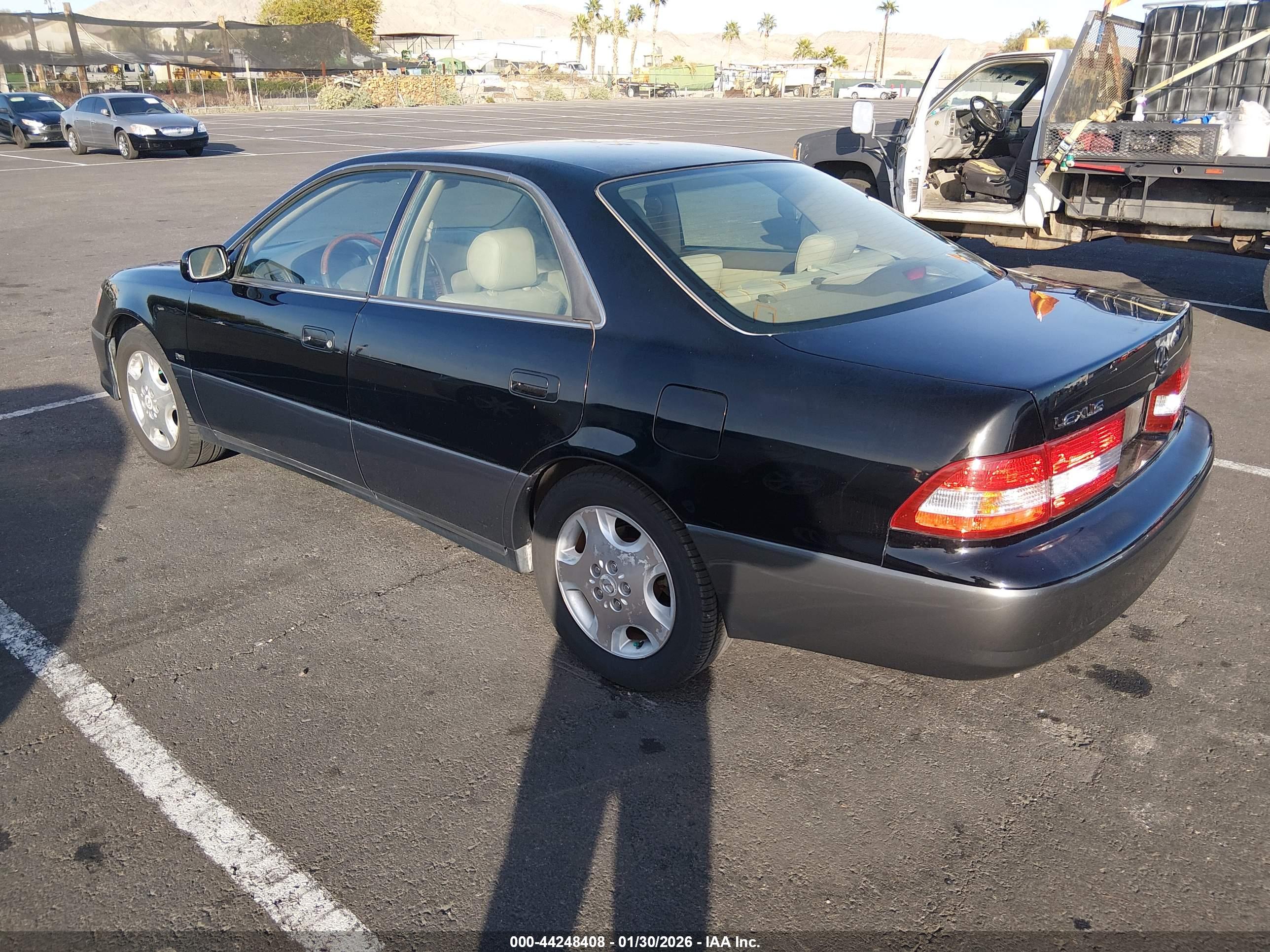 LEXUS ES image 3