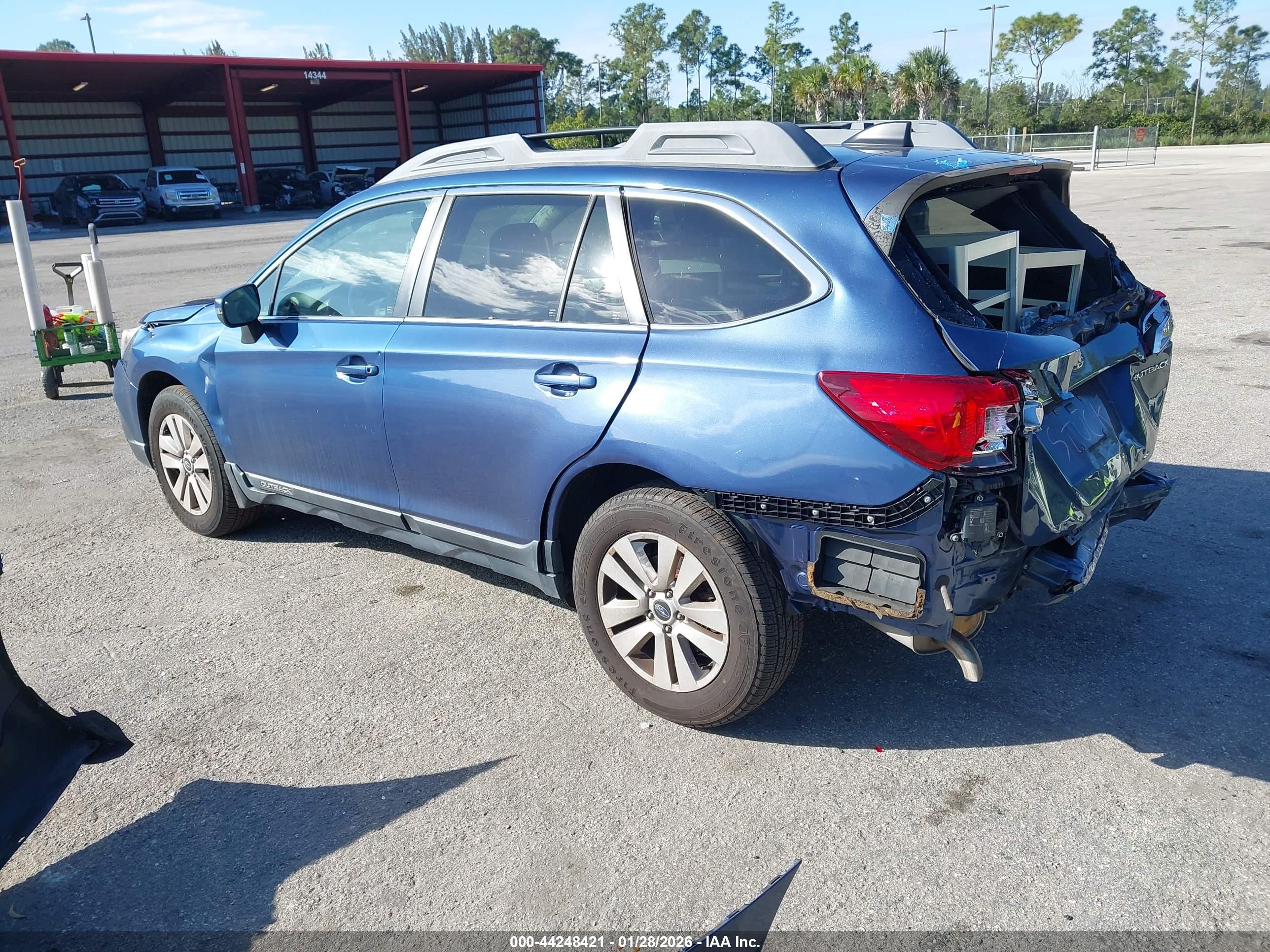 SUBARU OUTBACK image 3