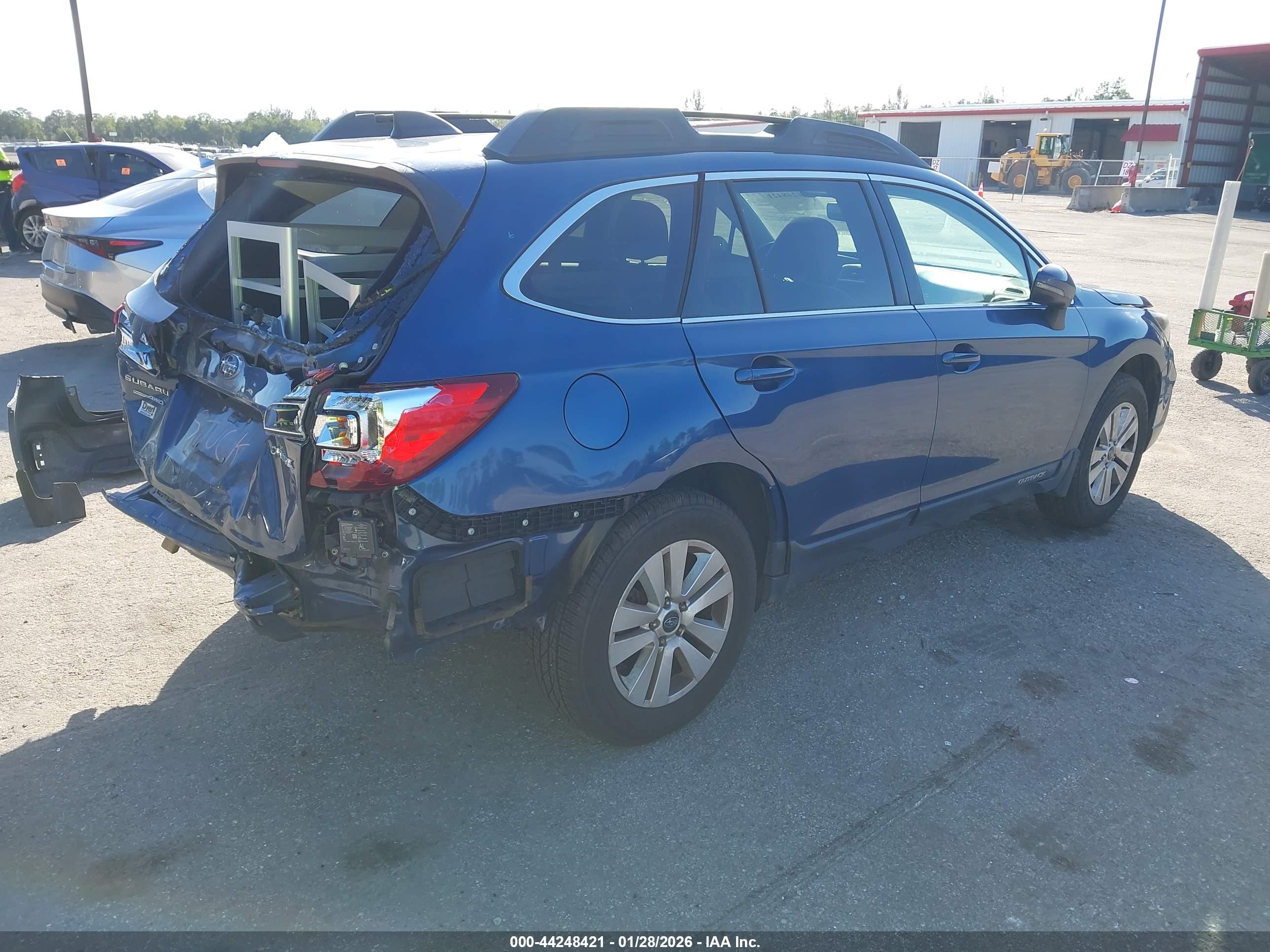SUBARU OUTBACK image 4