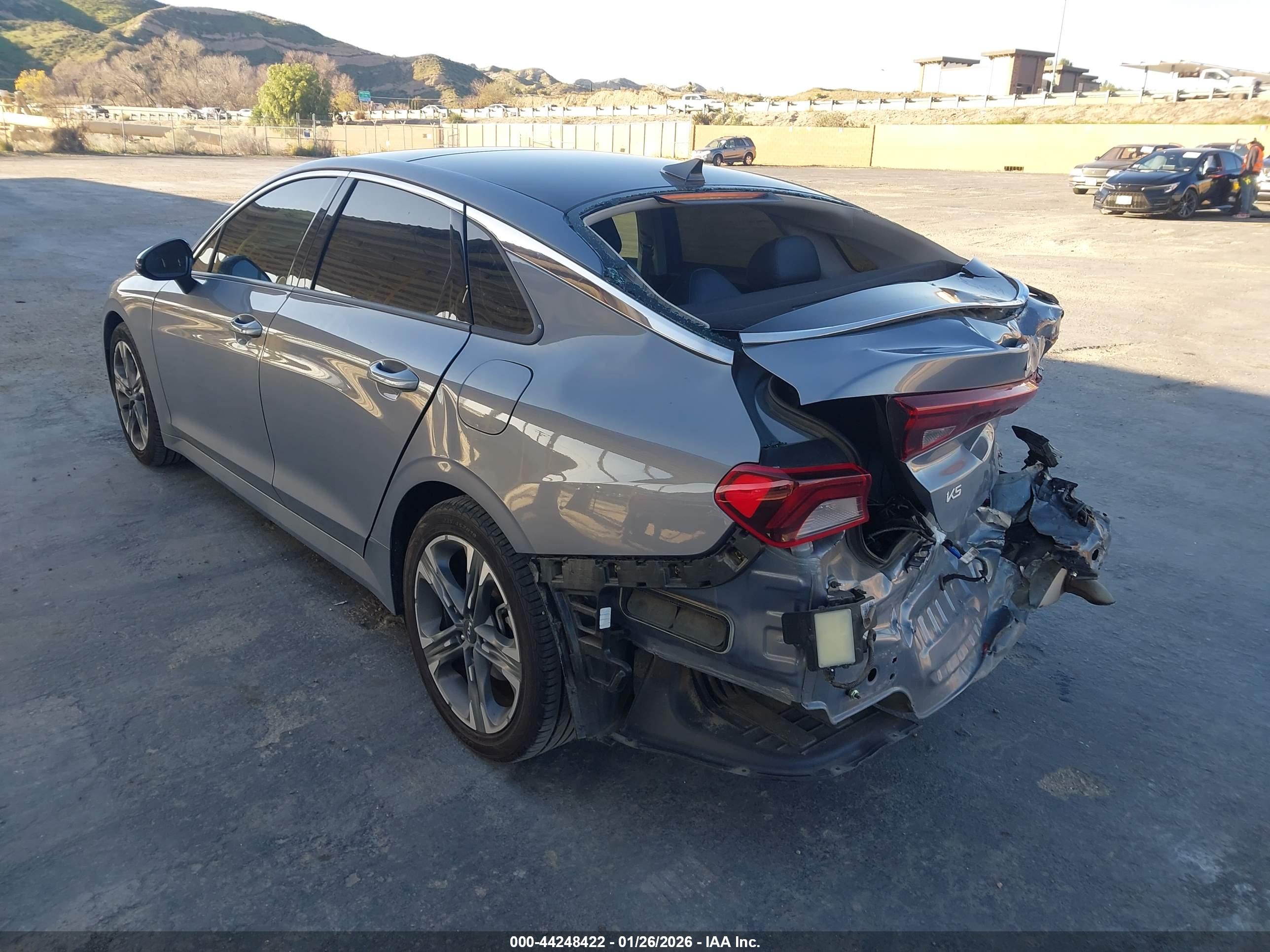 KIA K5 image 3