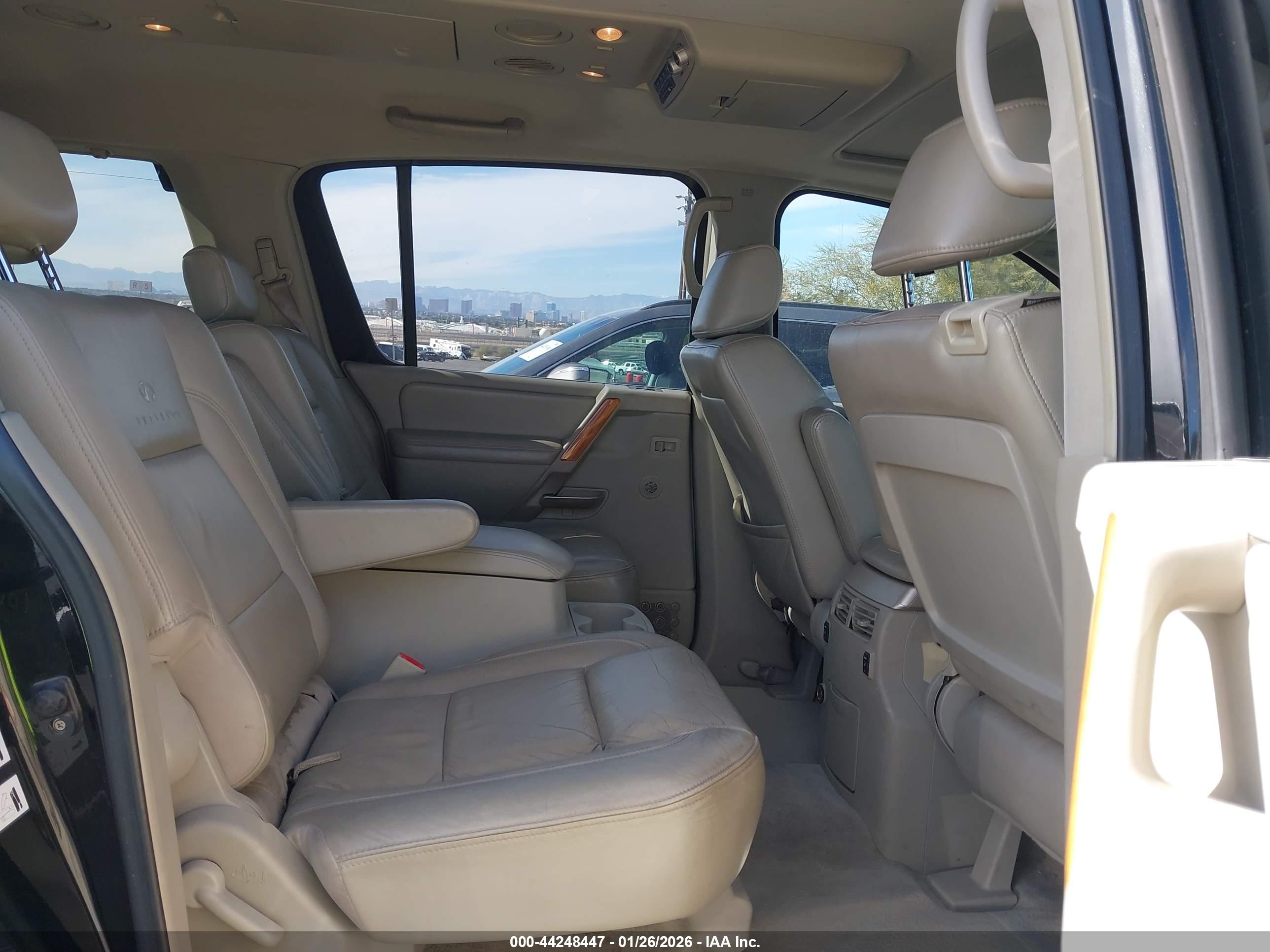 INFINITI QX56 image 8