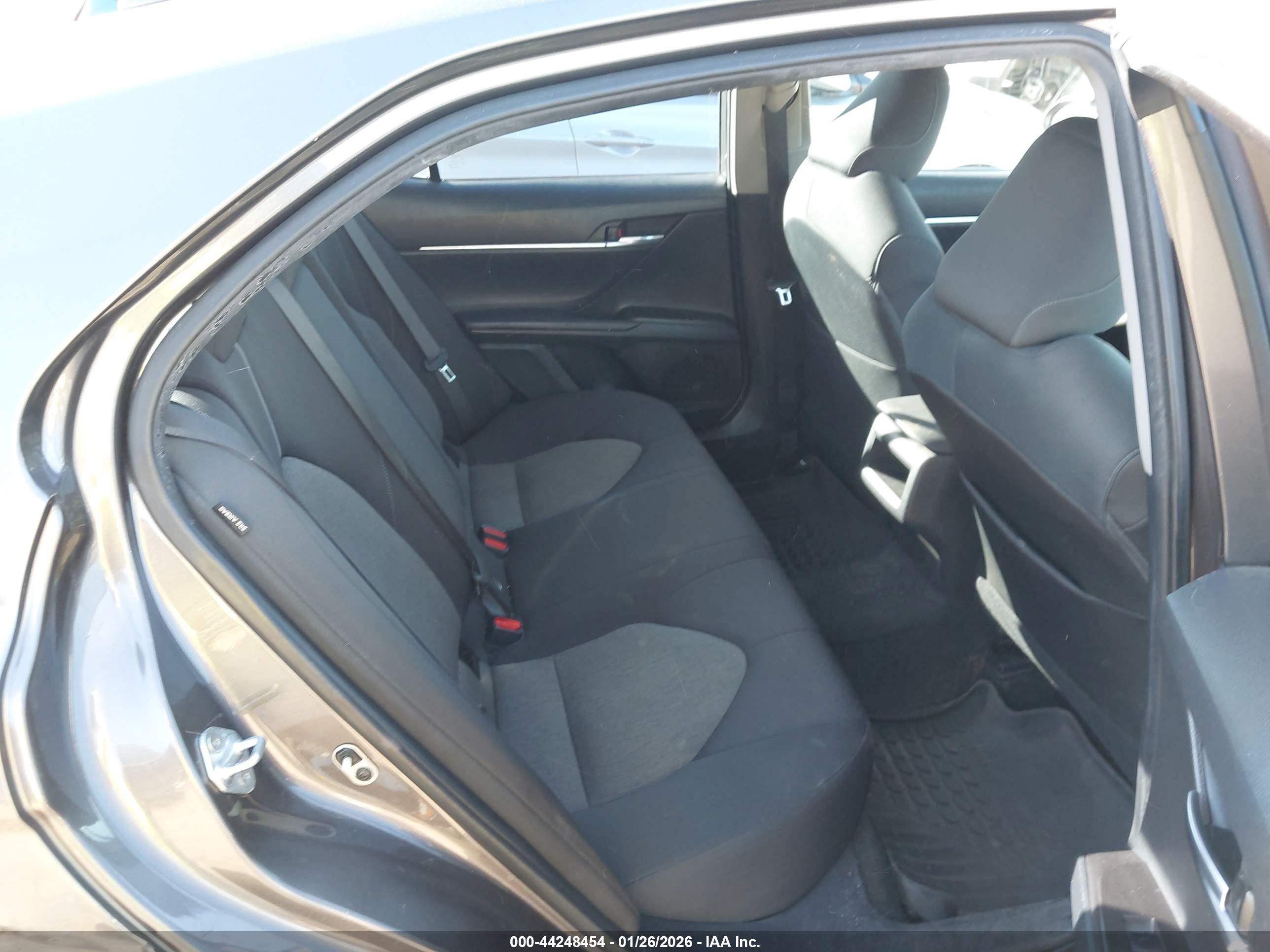 TOYOTA CAMRY image 8