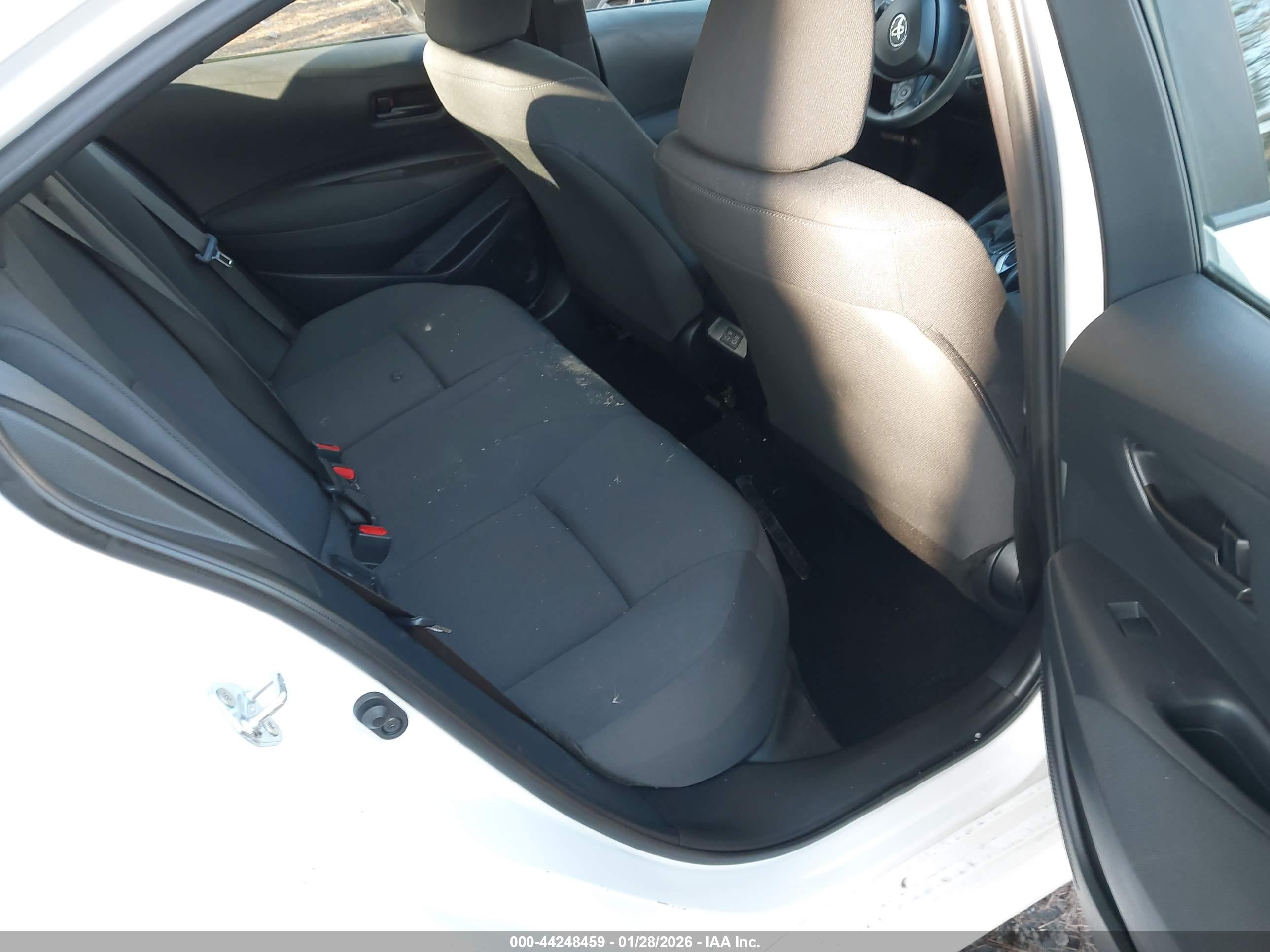 TOYOTA COROLLA image 8