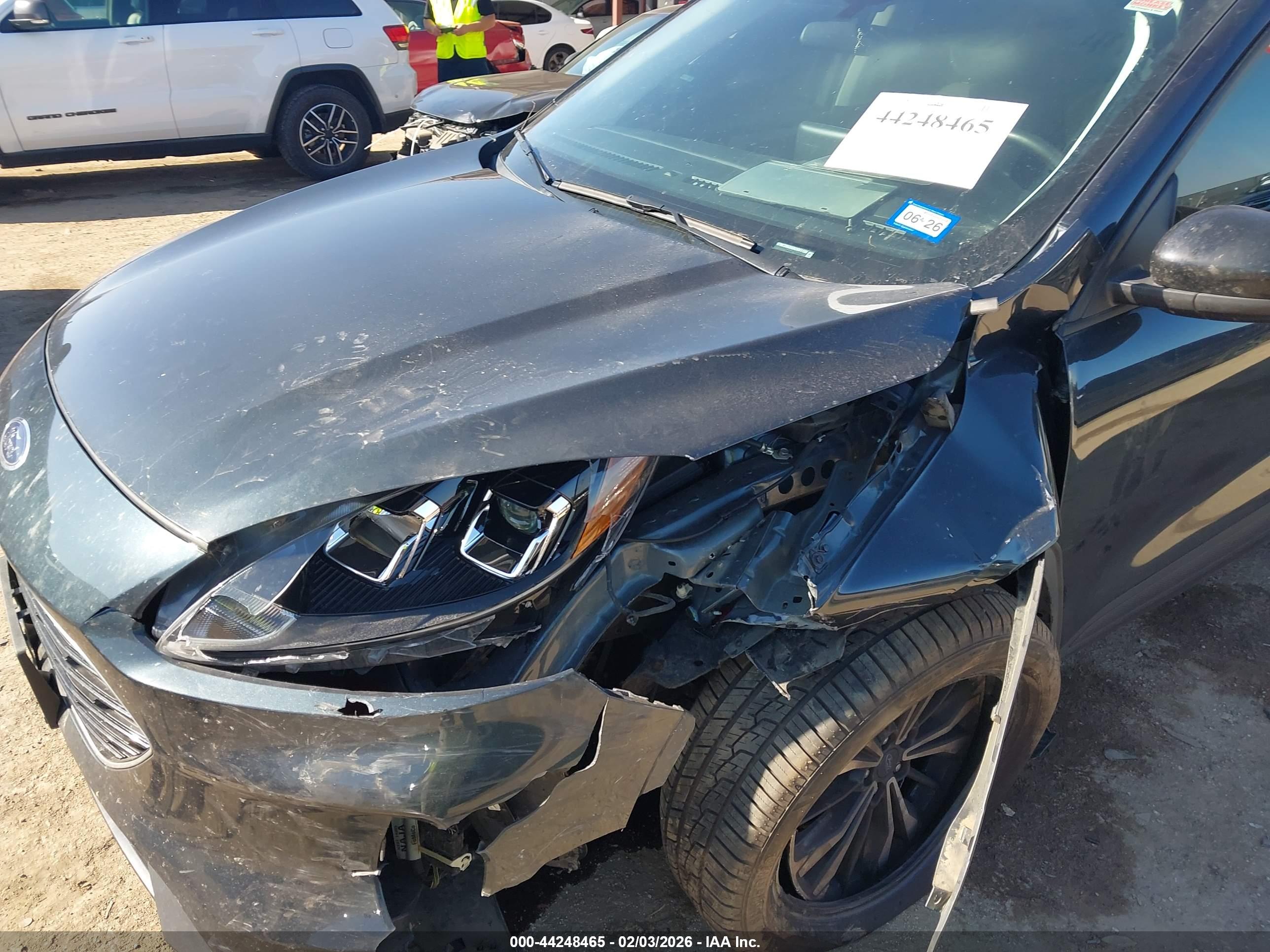 FORD ESCAPE image 6