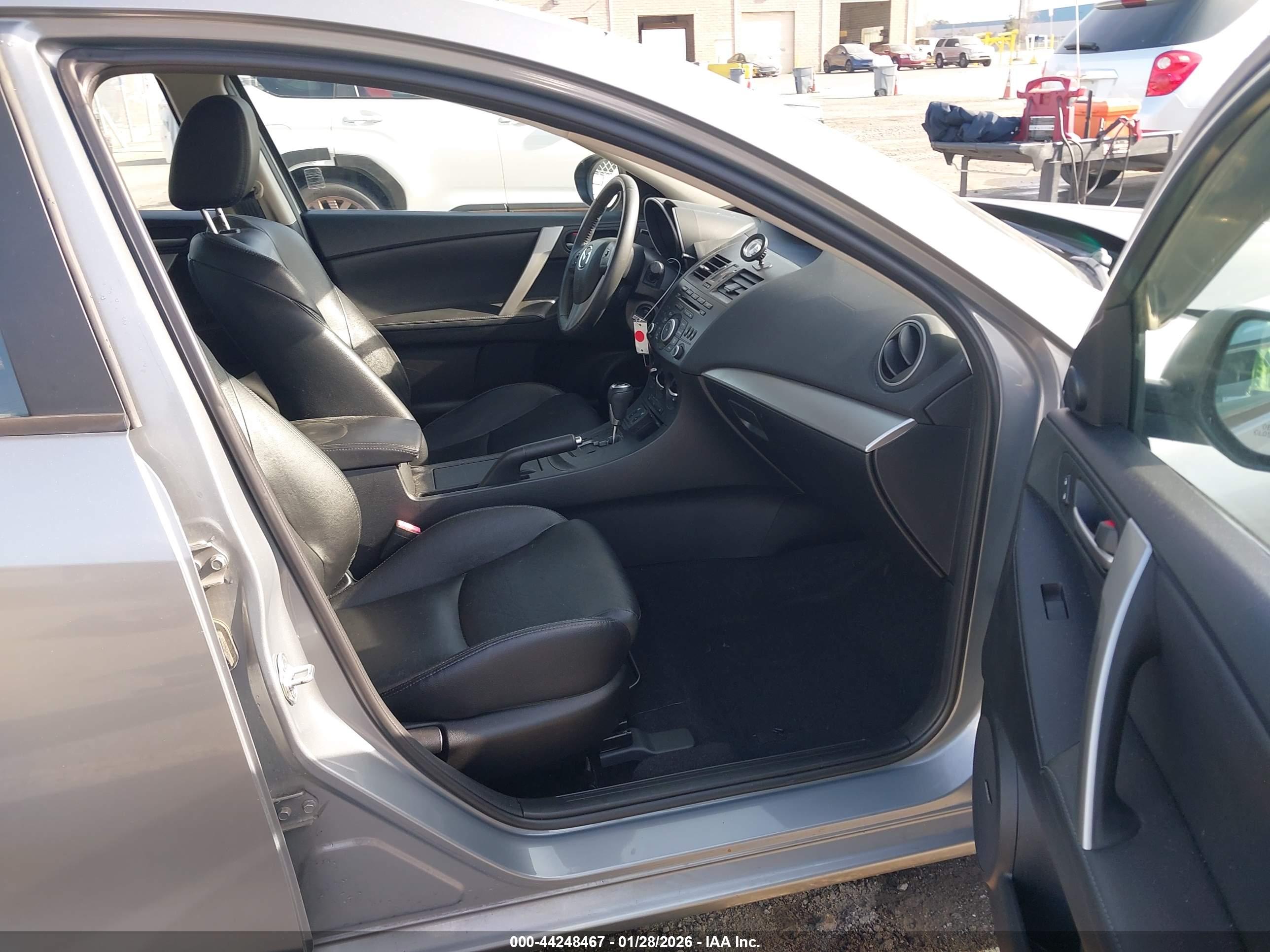 MAZDA MAZDA3 image 5