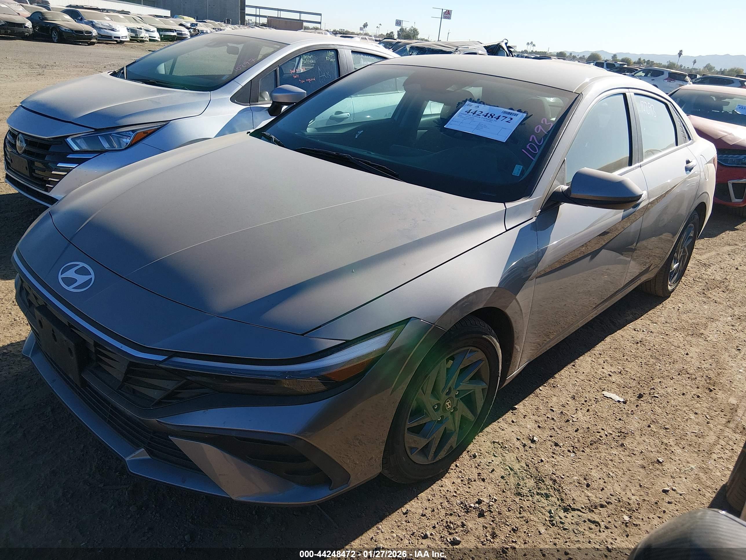 HYUNDAI ELANTRA image 2