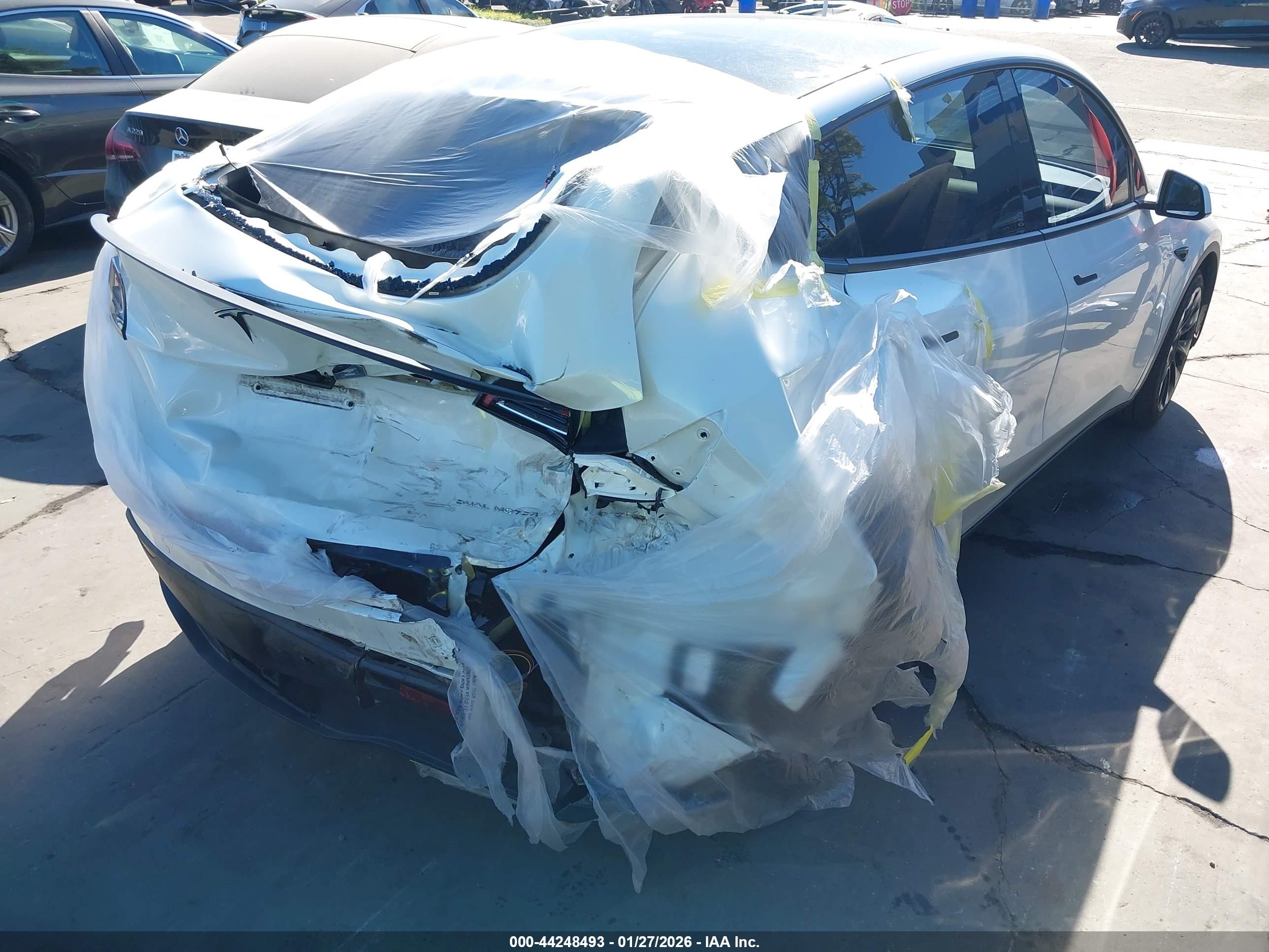 TESLA MODEL image 4