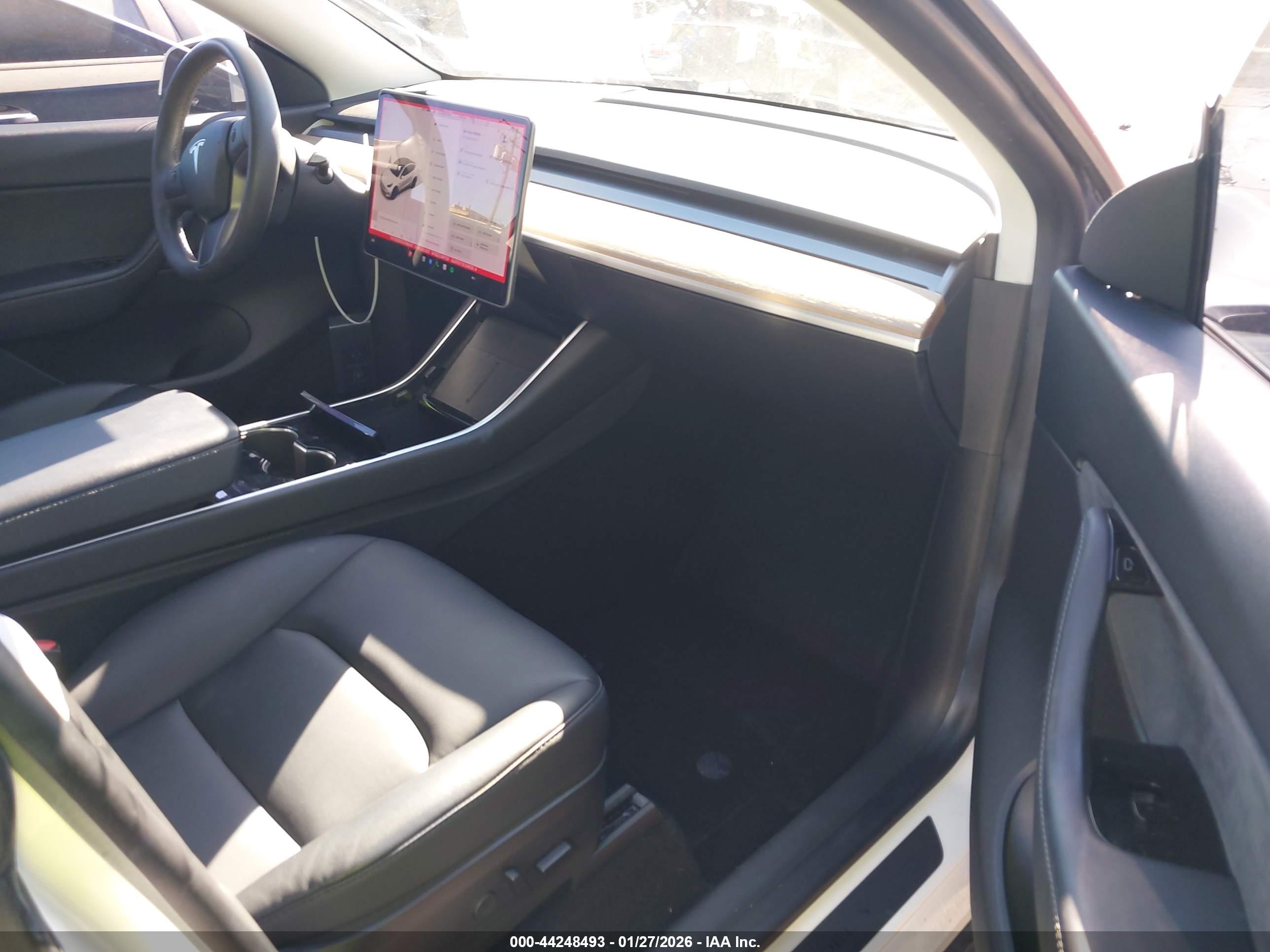 TESLA MODEL image 5
