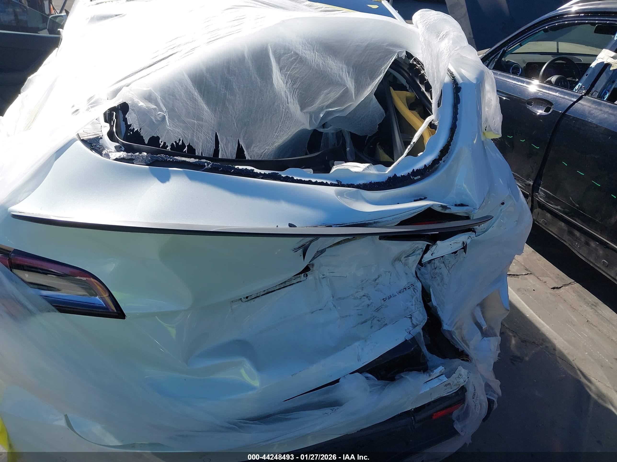 TESLA MODEL image 6