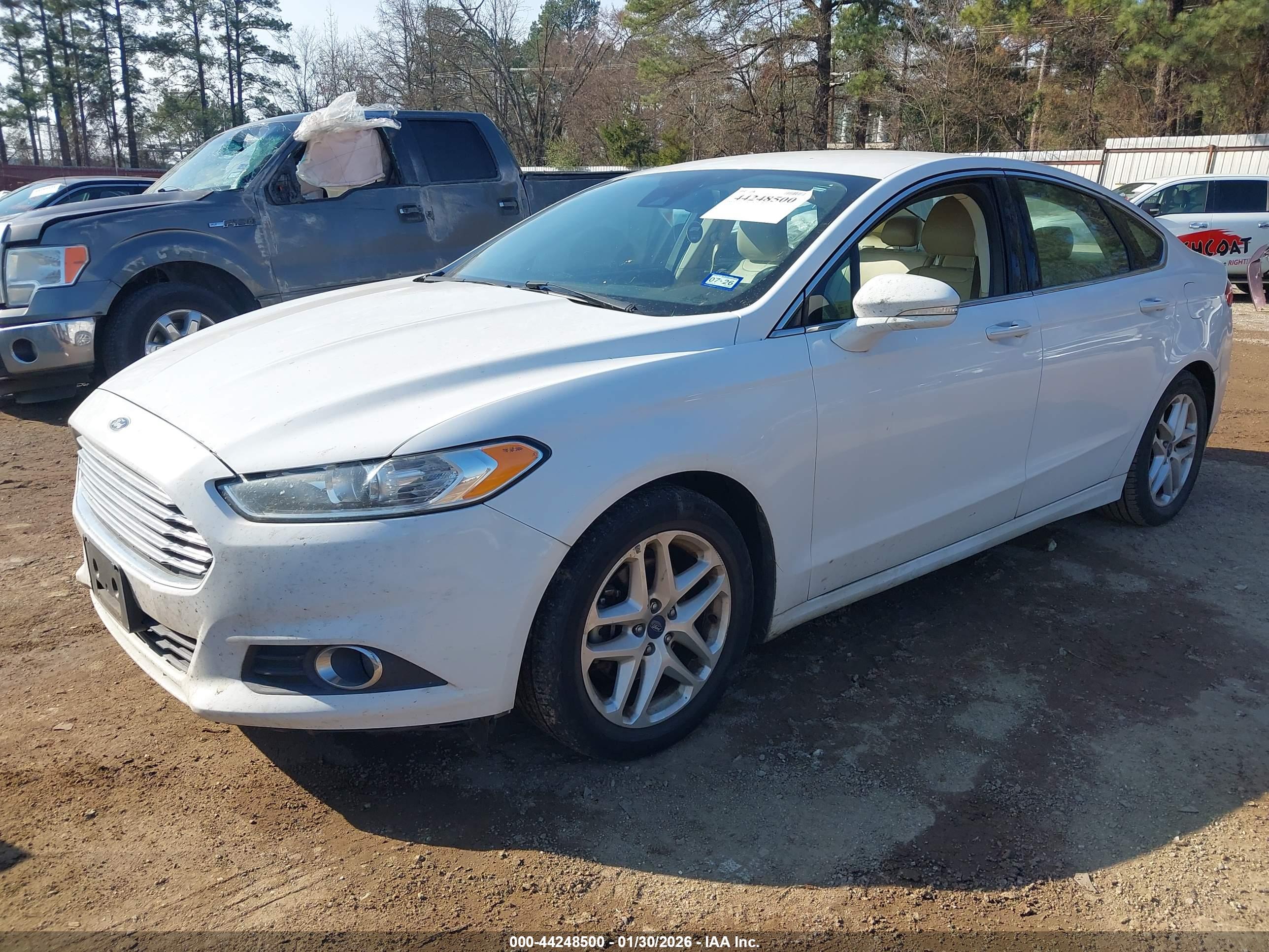 FORD FUSION image 2