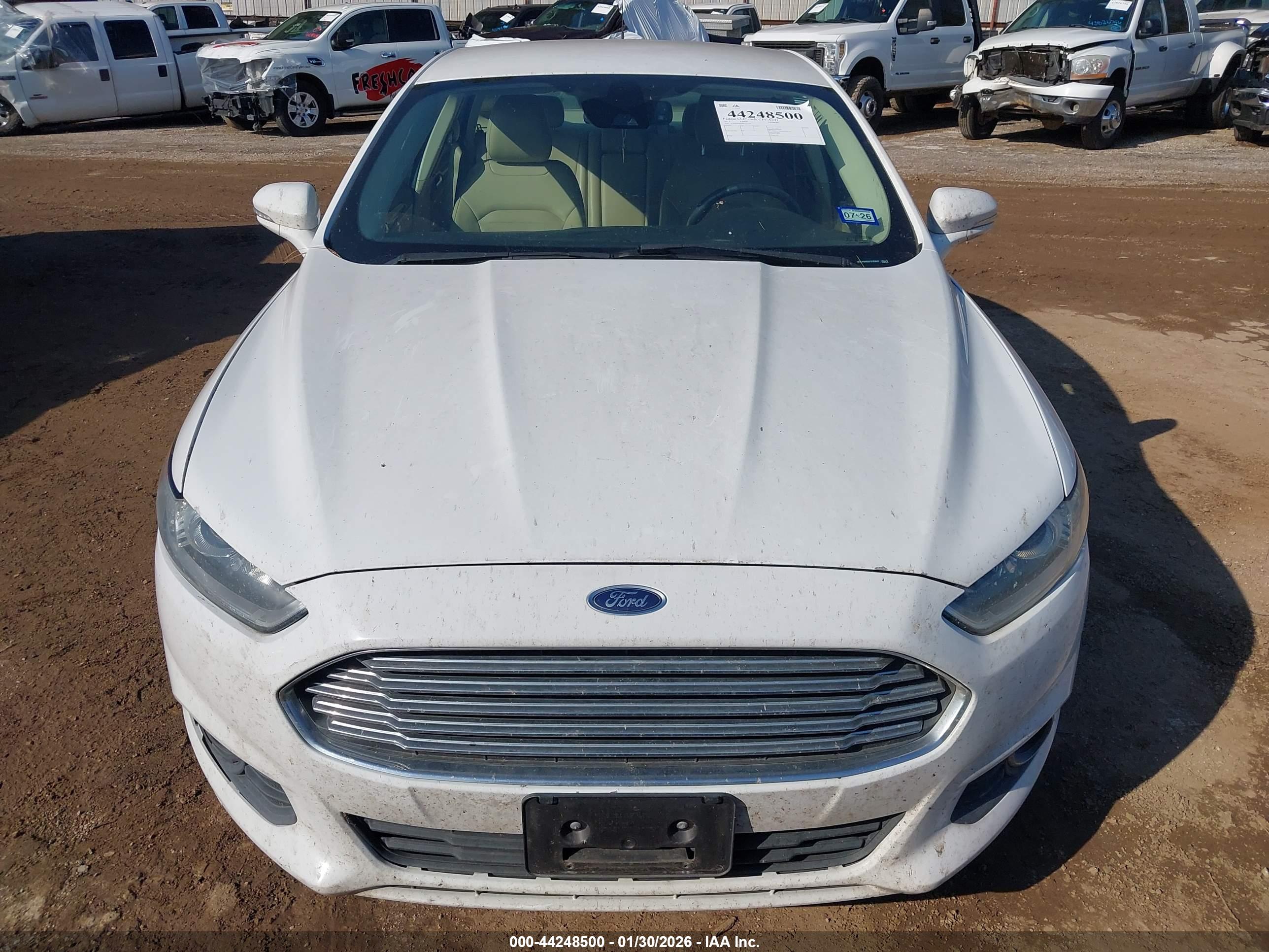 FORD FUSION image 6