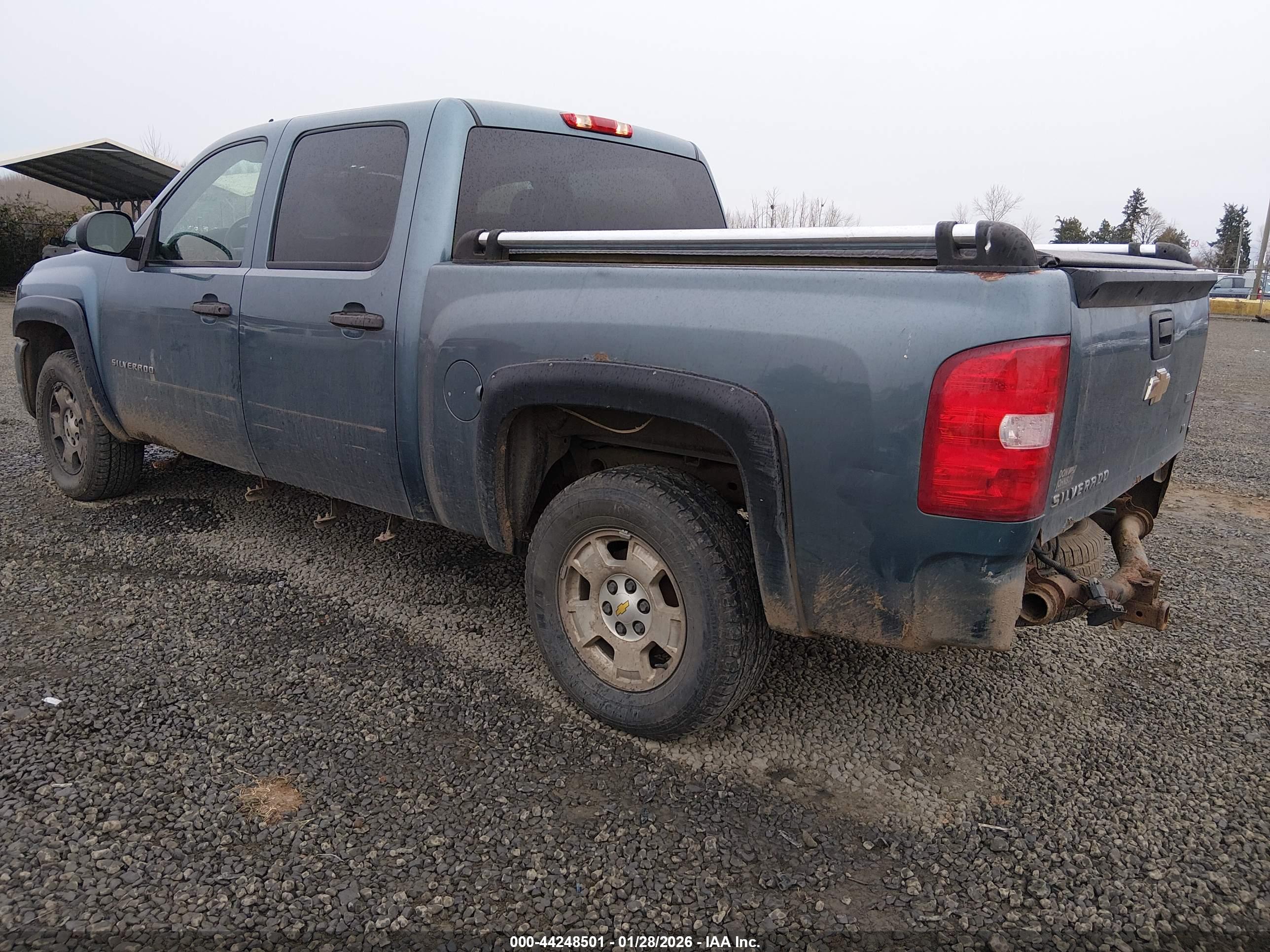 CHEVROLET SILVERADO image 3