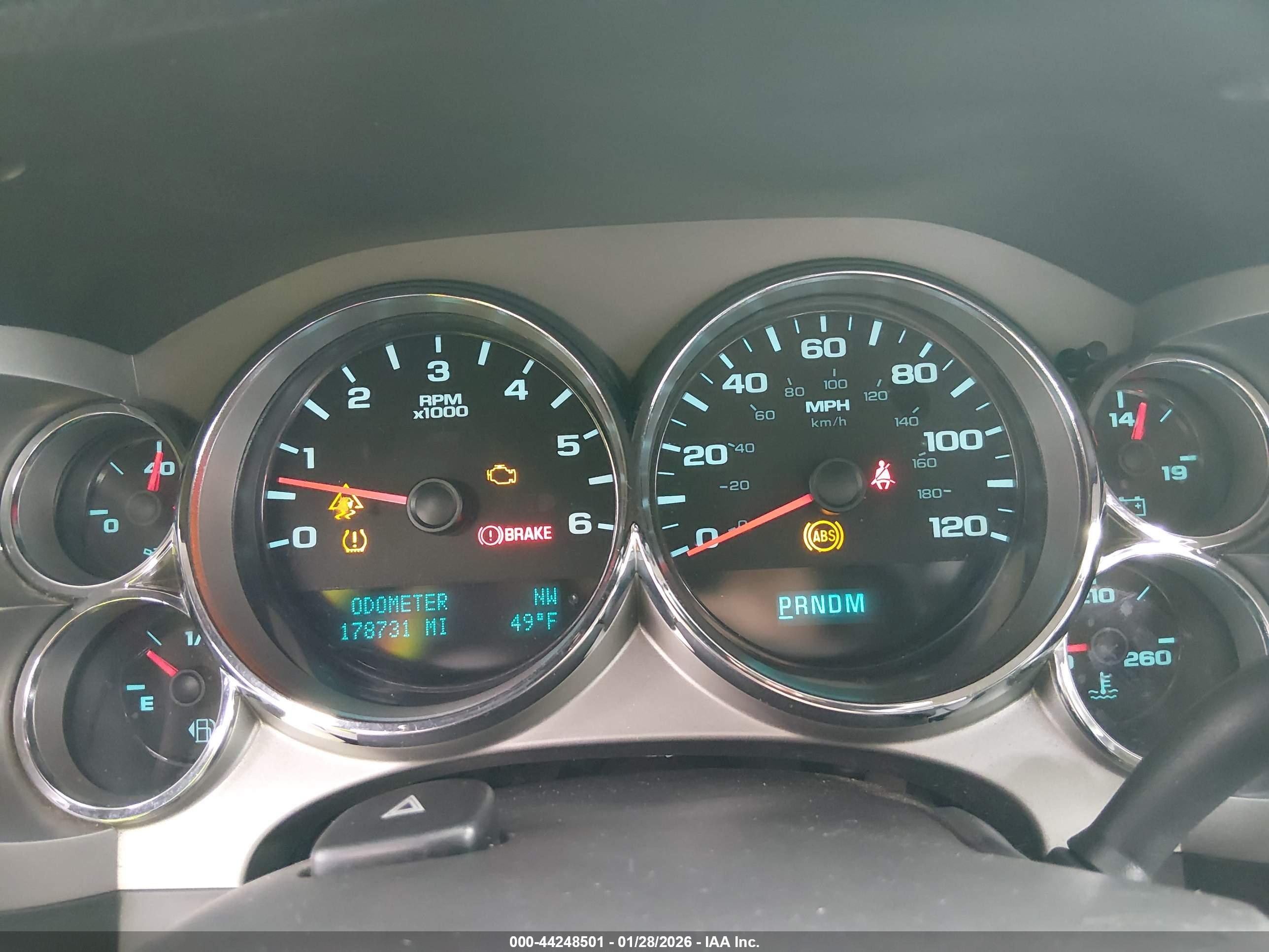 CHEVROLET SILVERADO image 7
